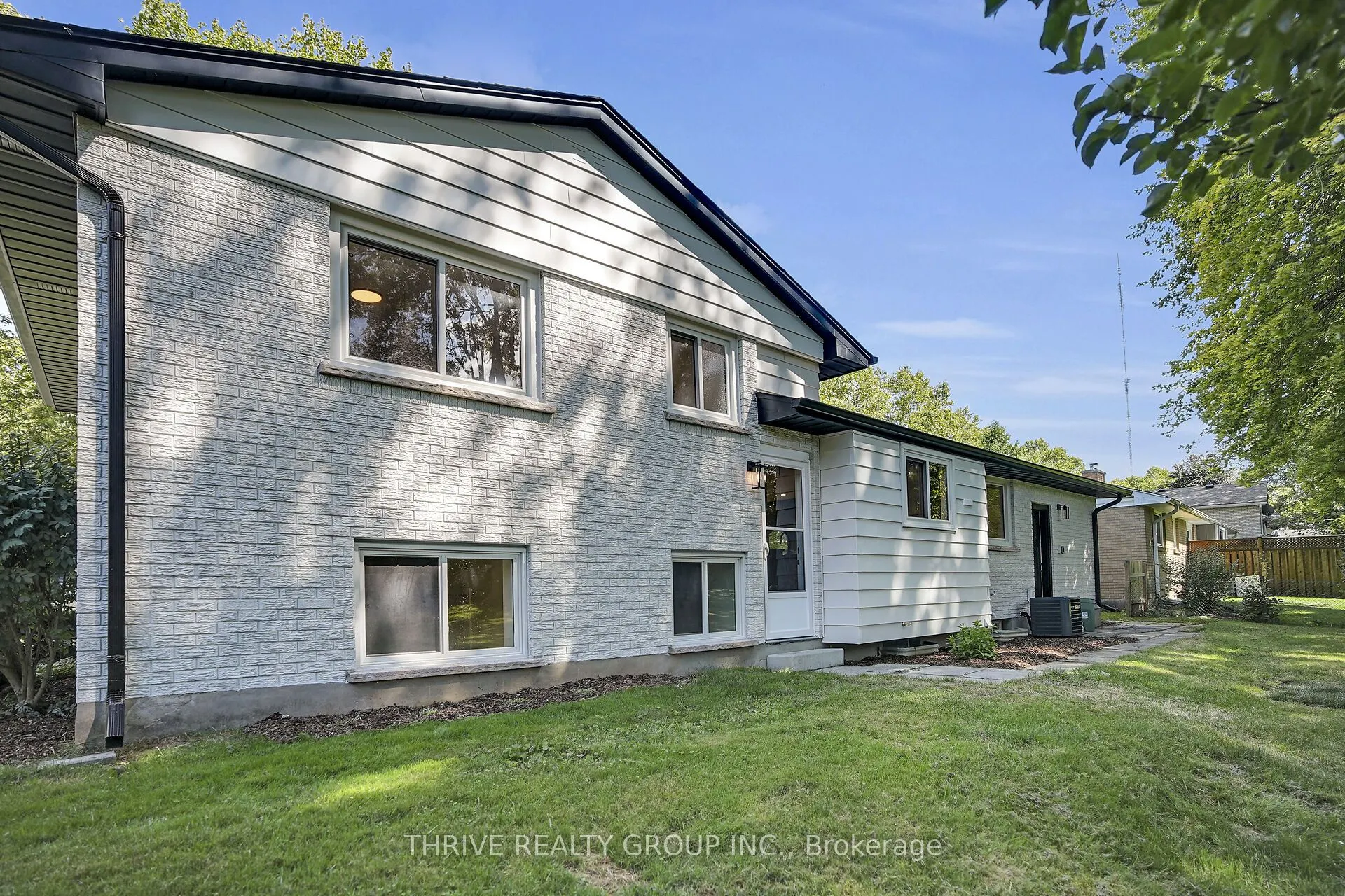 553 Viscount Road