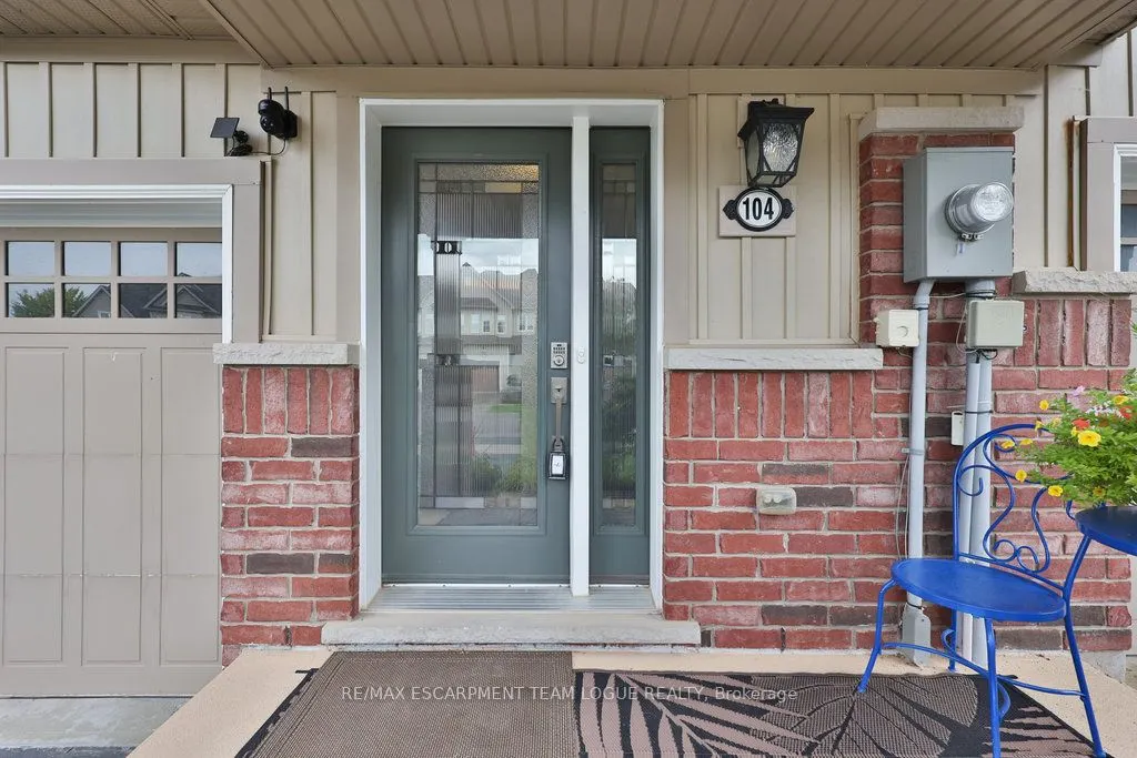 104 Bisset Avenue
