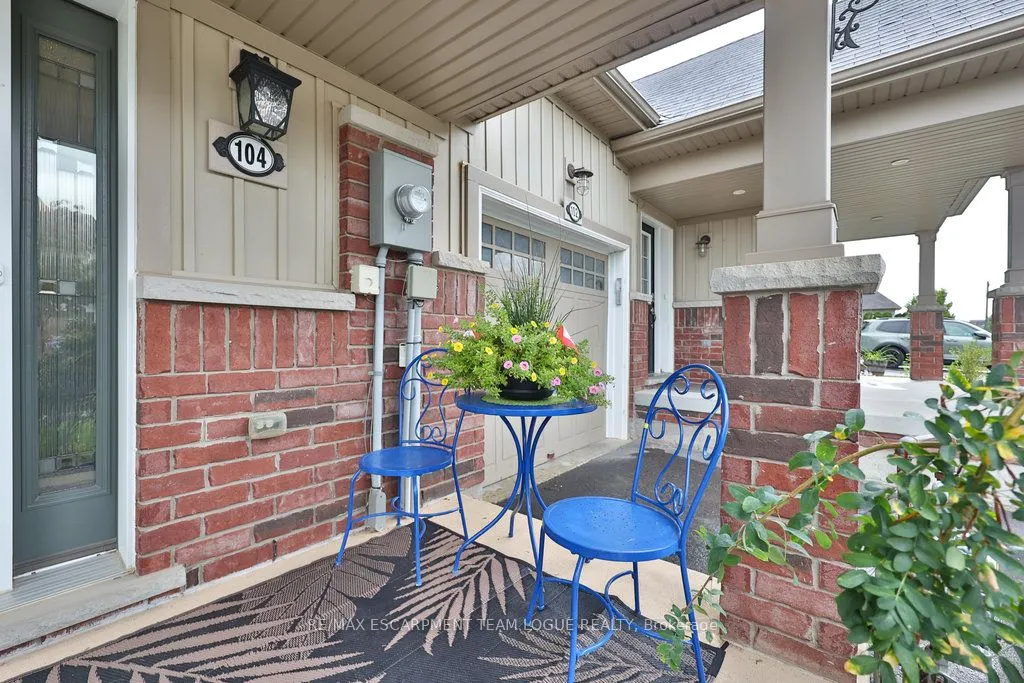 104 Bisset Avenue