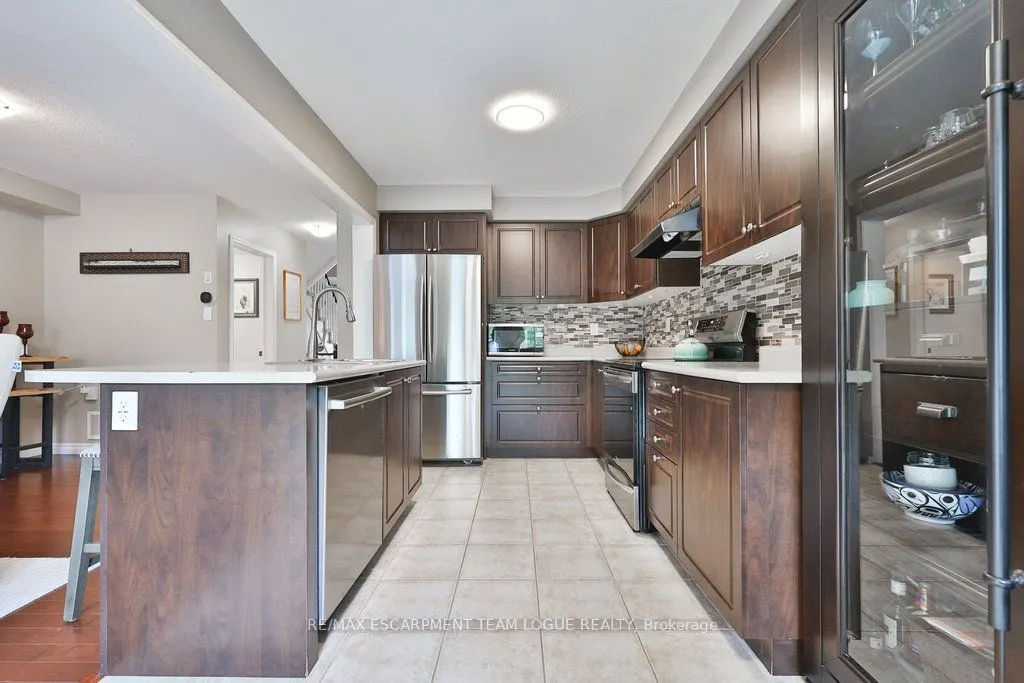 104 Bisset Avenue
