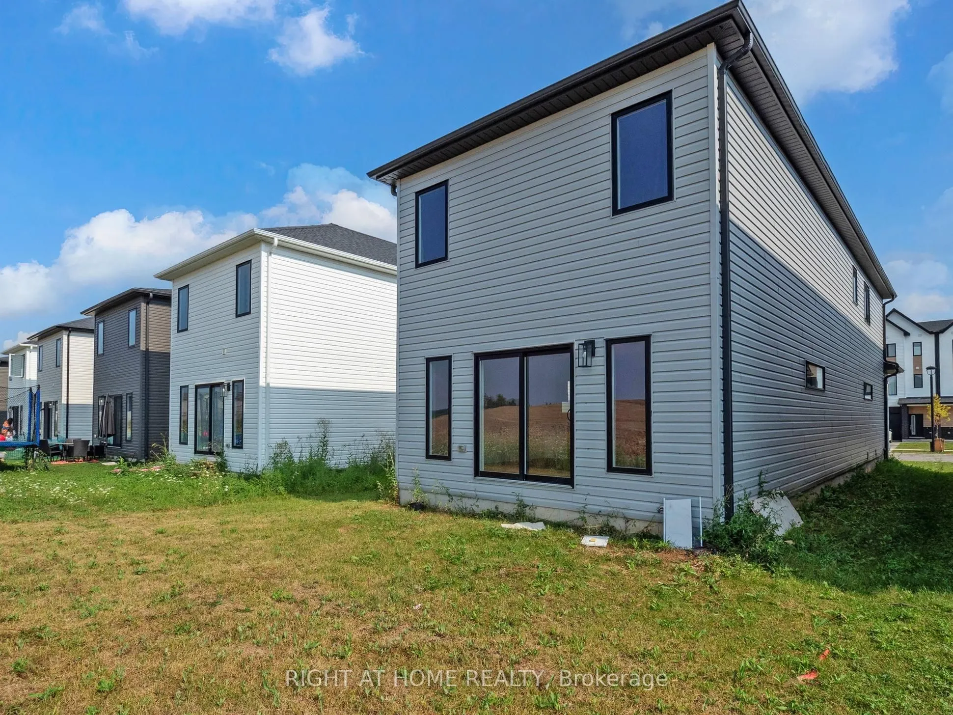 1608 CAPRI Crescent