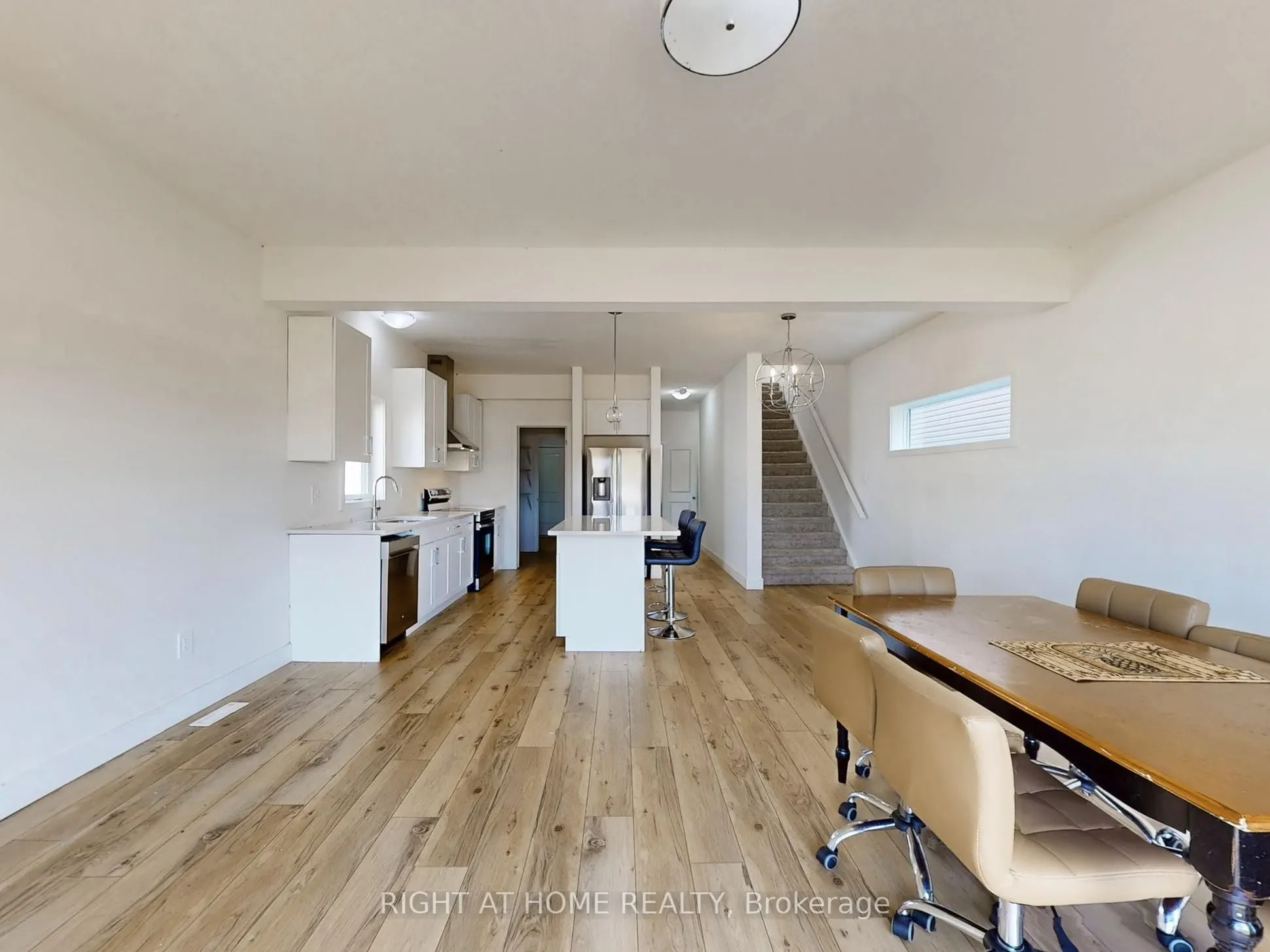 1608 CAPRI Crescent