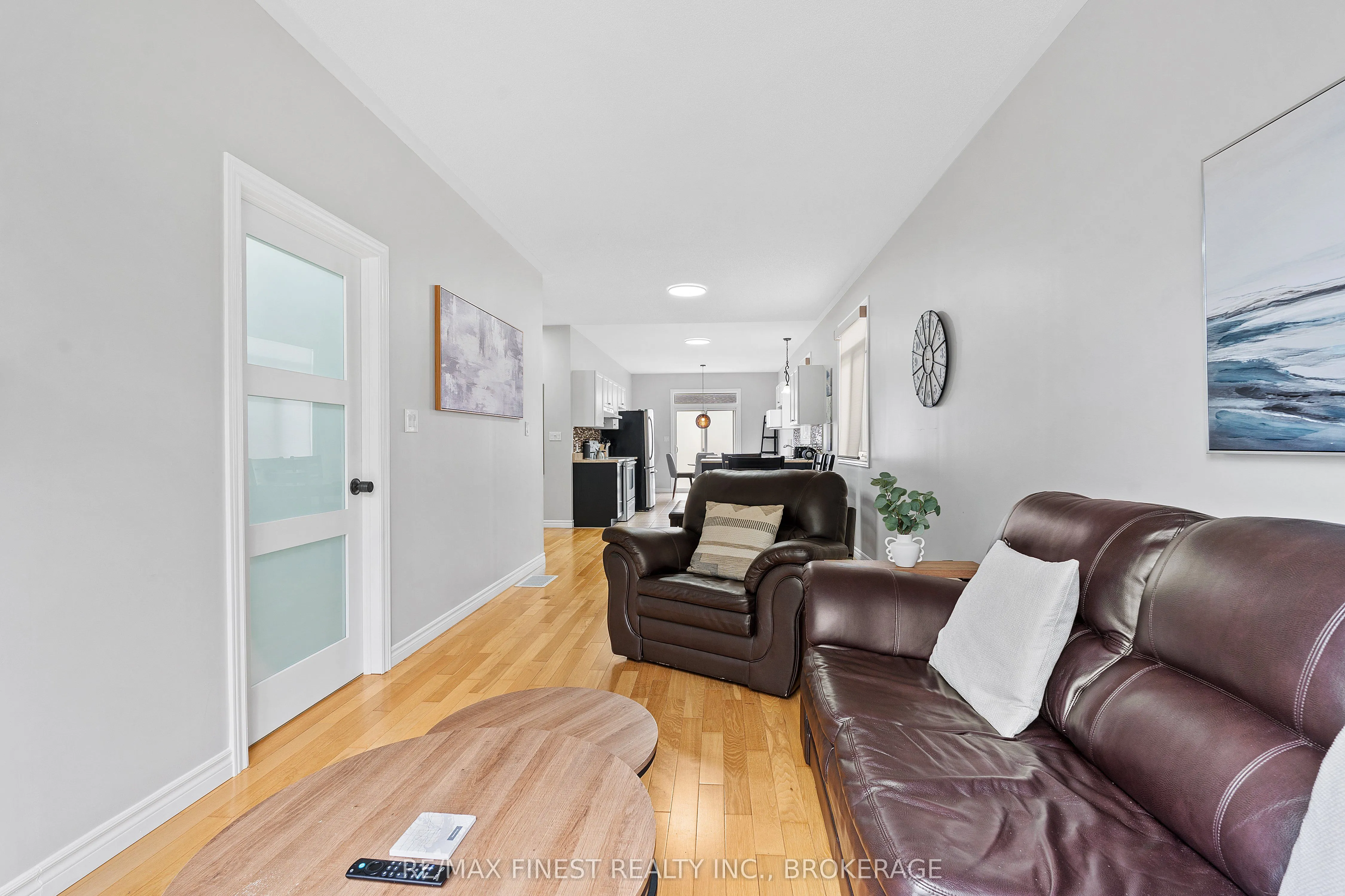 995 Swanfield Street
