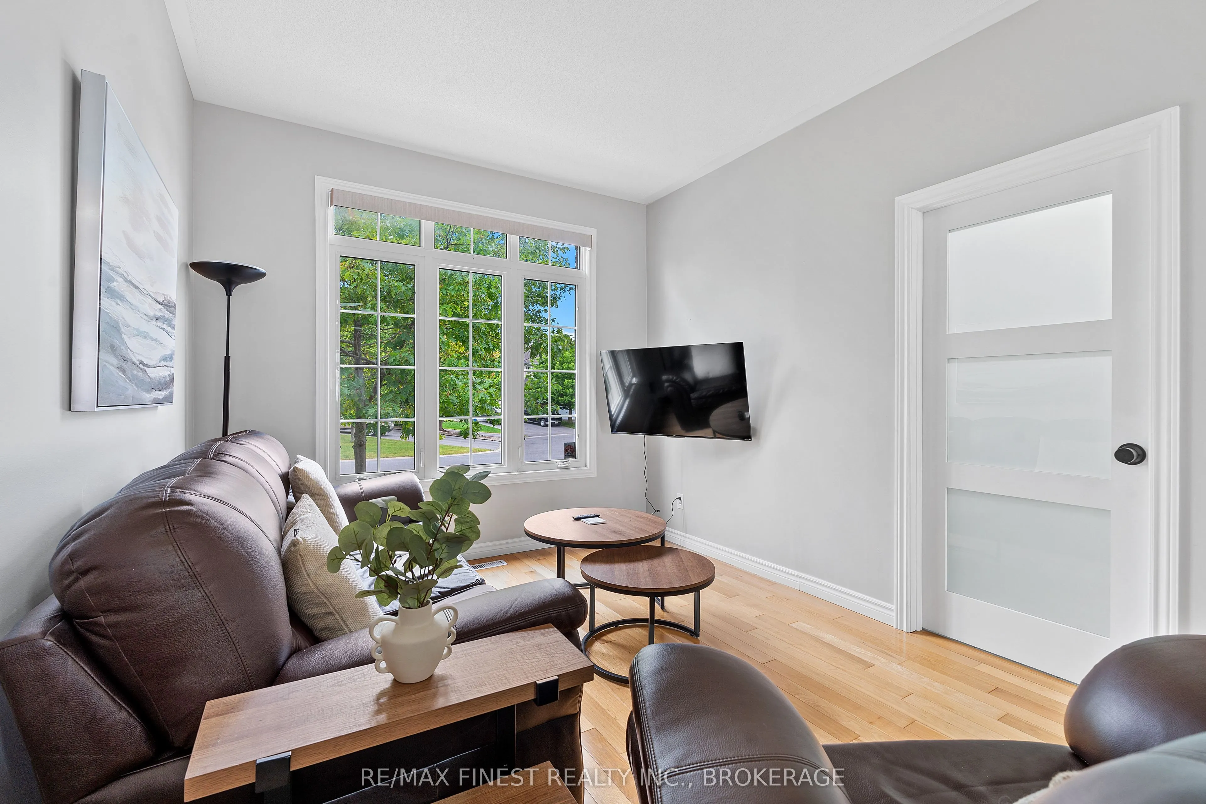 995 Swanfield Street