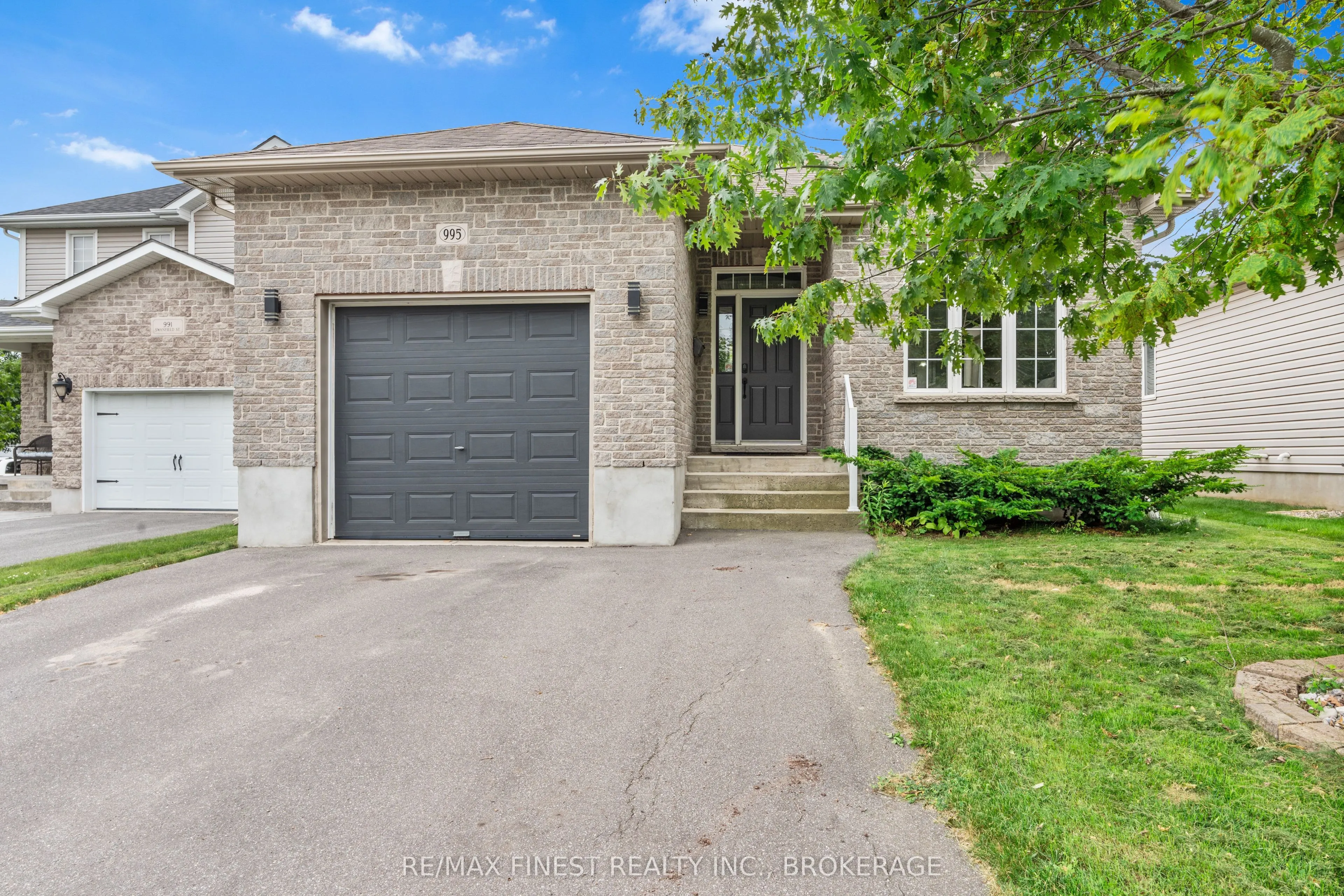 995 Swanfield Street