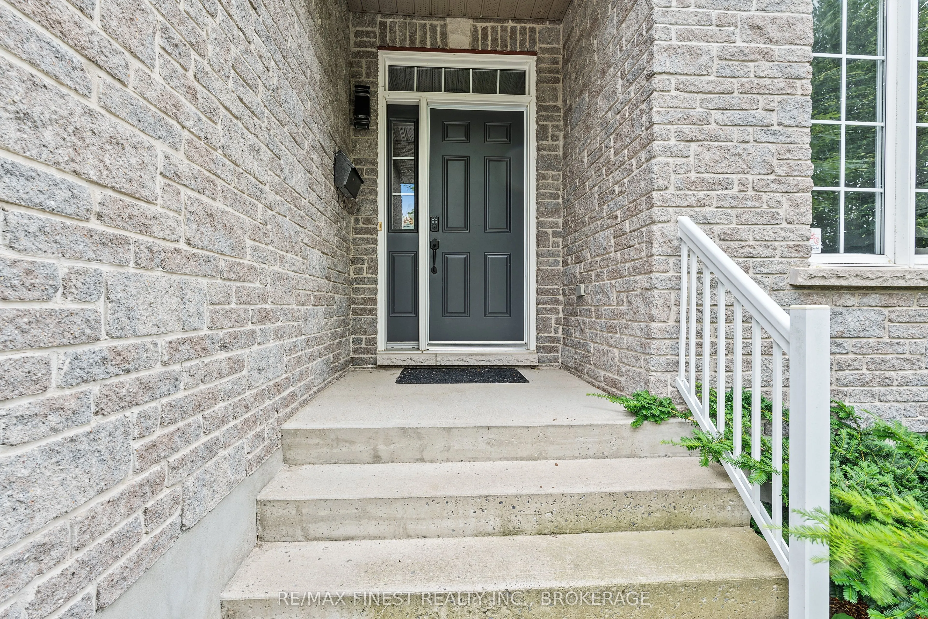 995 Swanfield Street