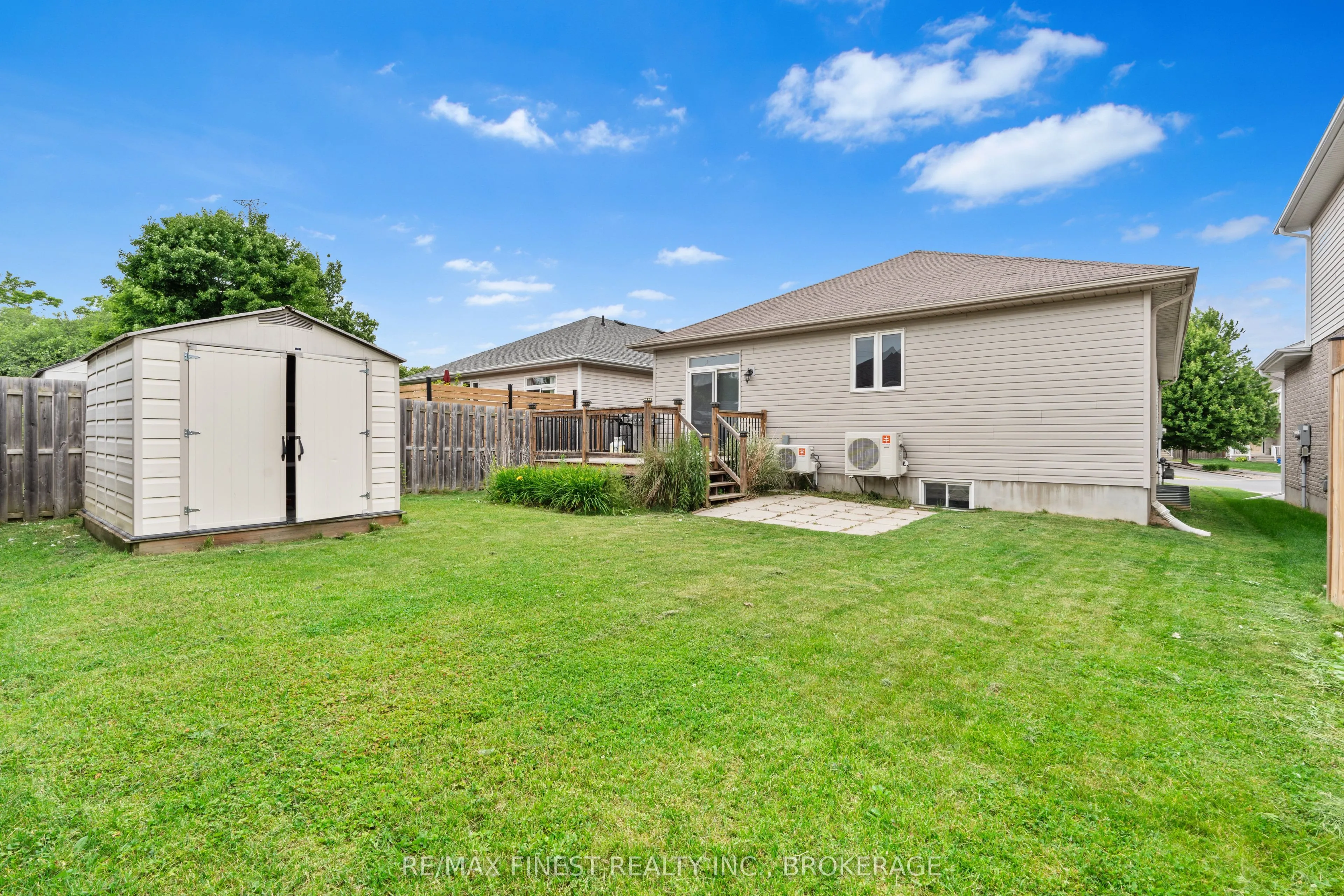 995 Swanfield Street
