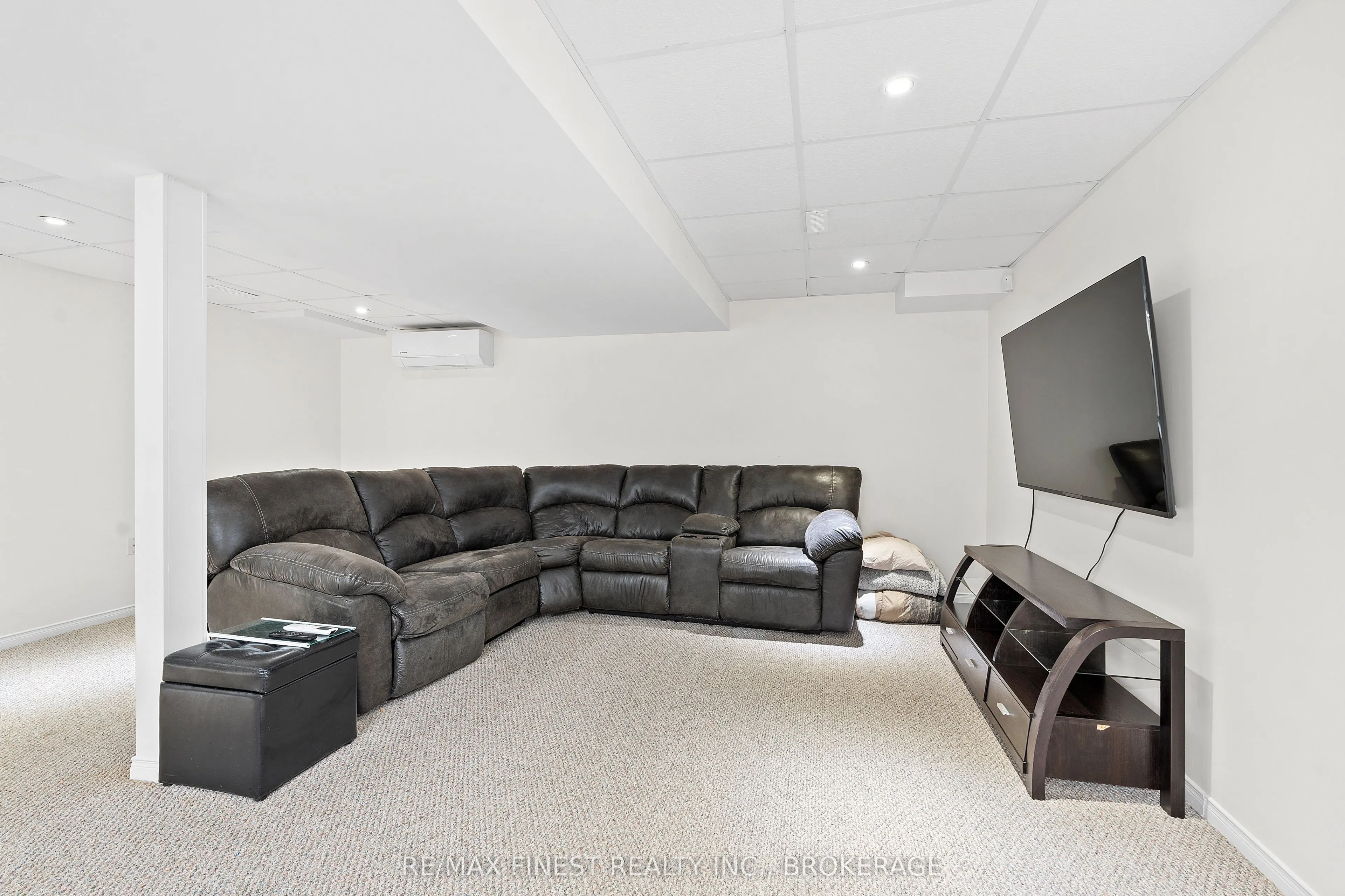 995 Swanfield Street