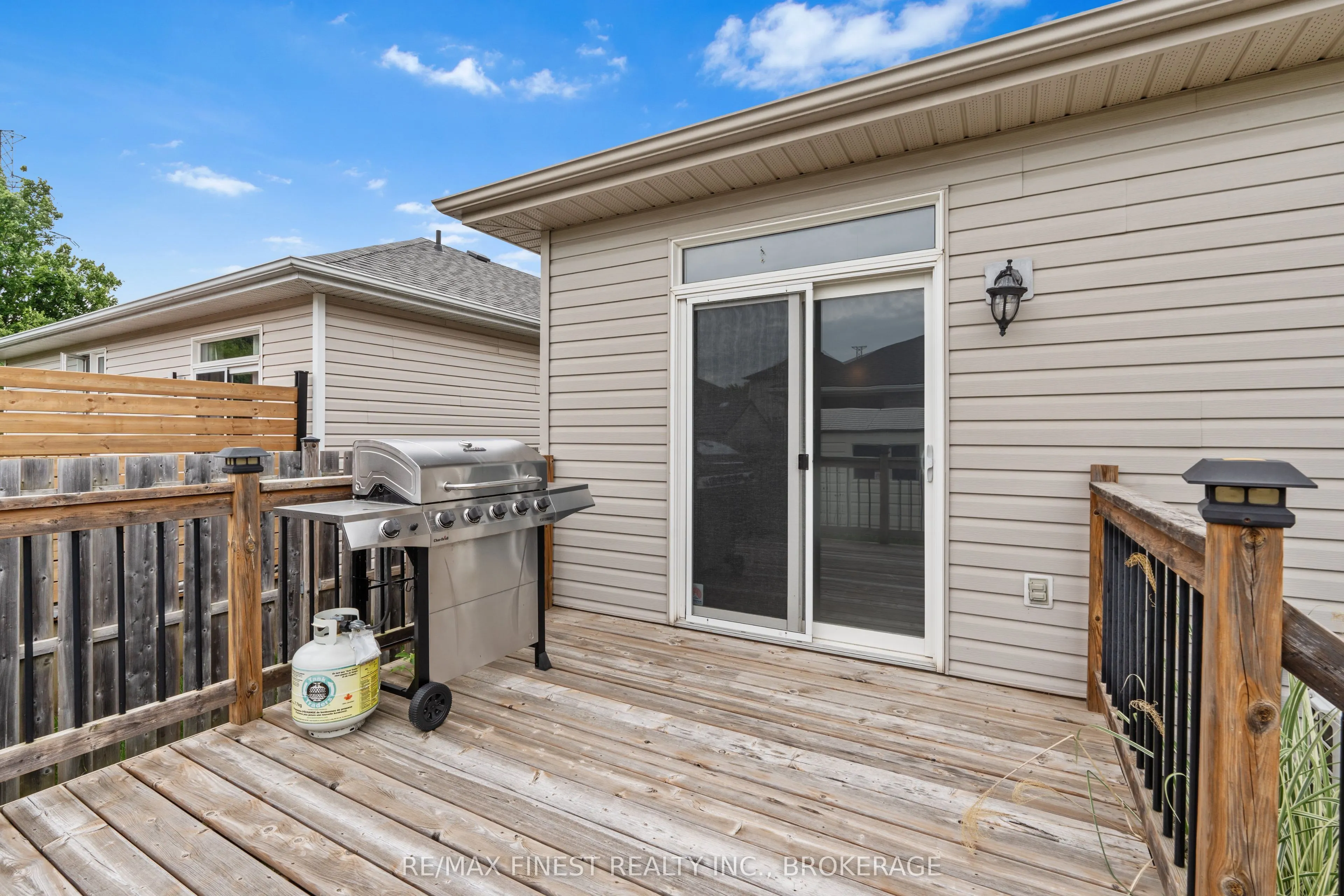 995 Swanfield Street