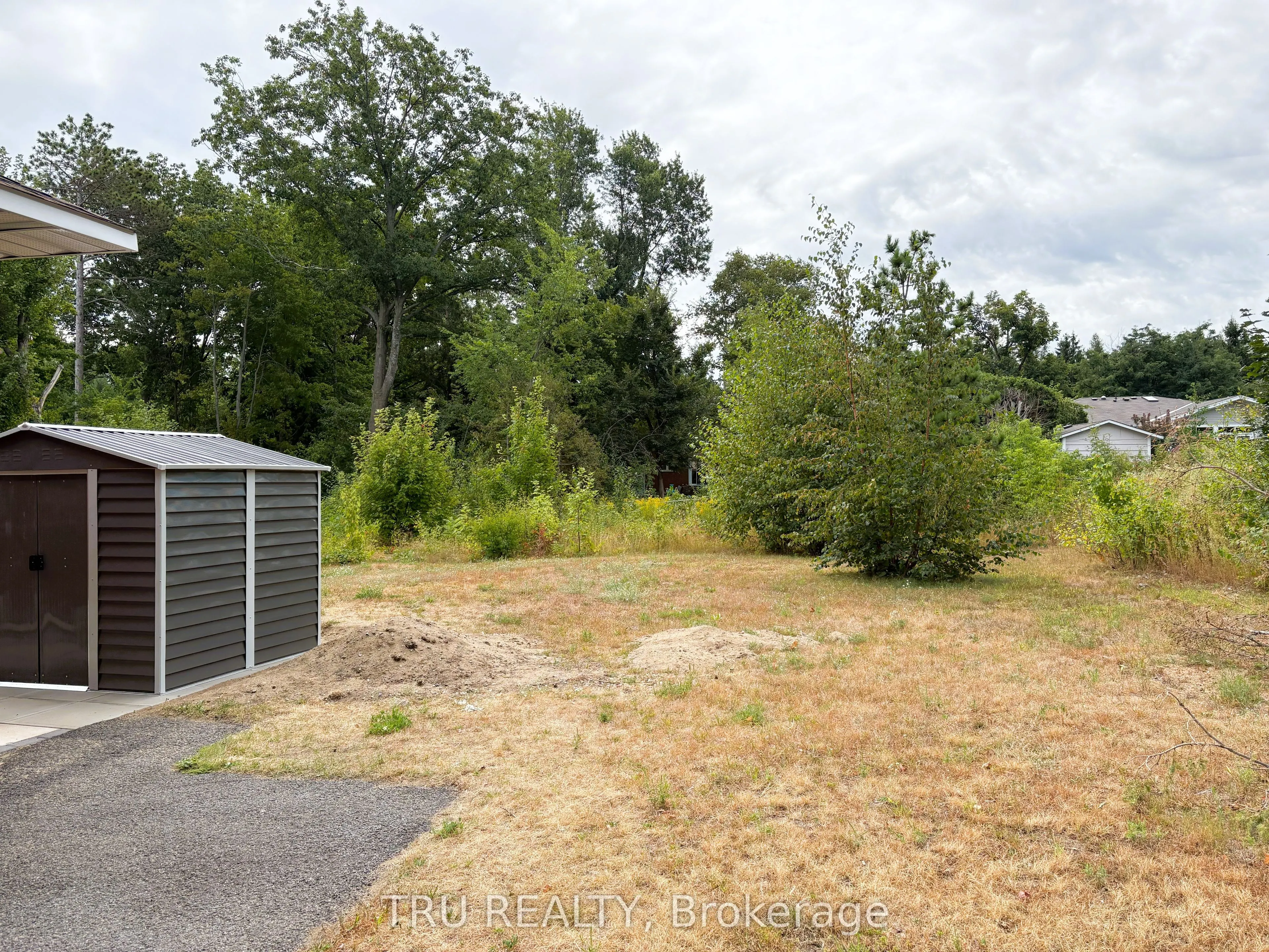 16 Sandy Avenue S