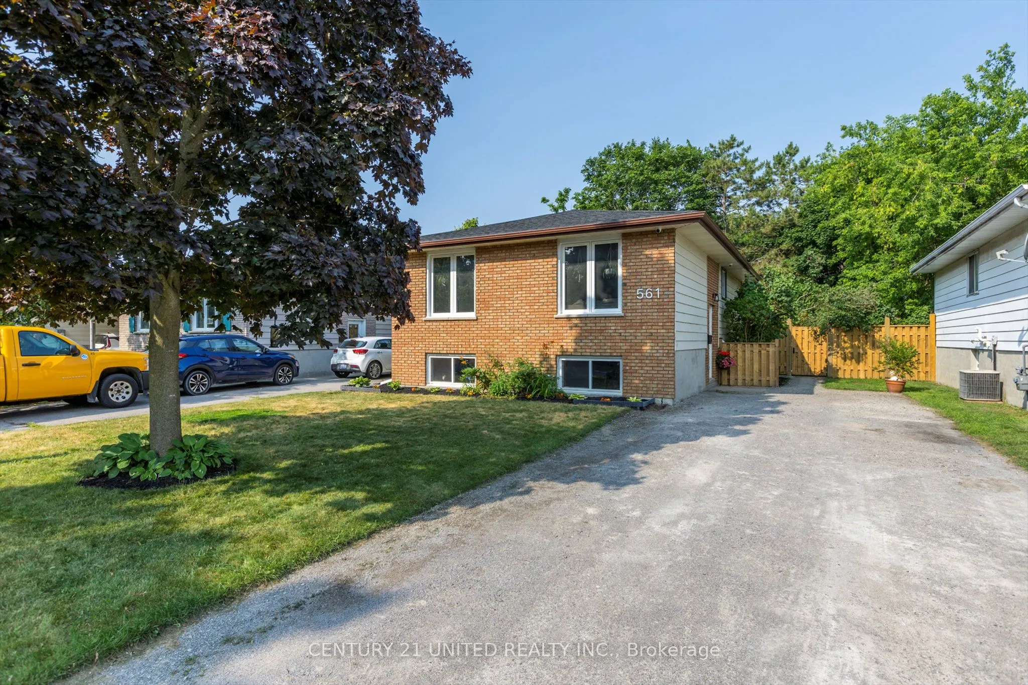 561 Barnes Crescent