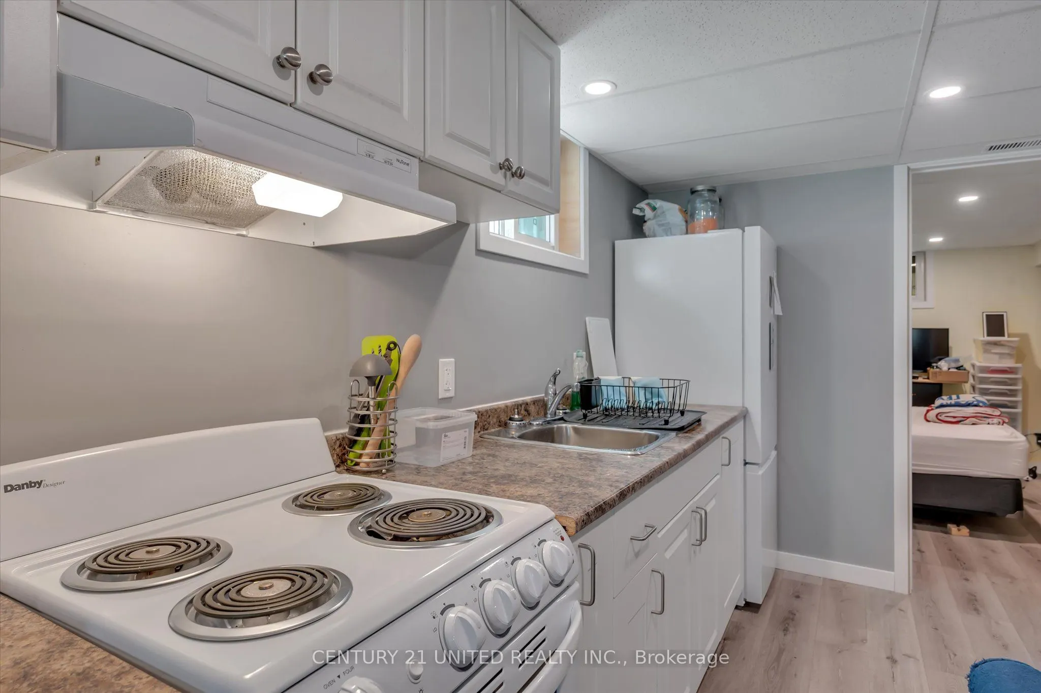 561 Barnes Crescent