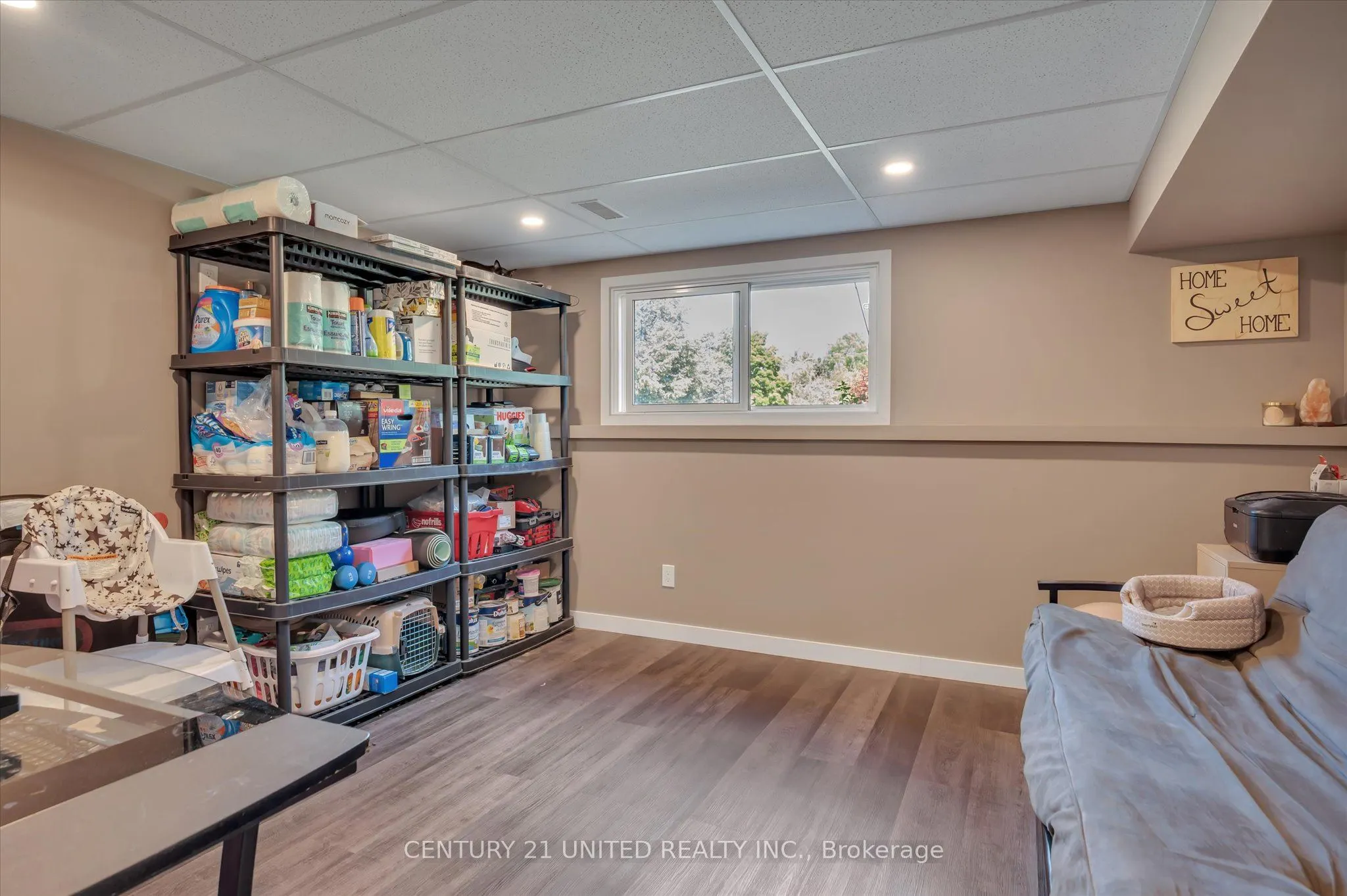 561 Barnes Crescent