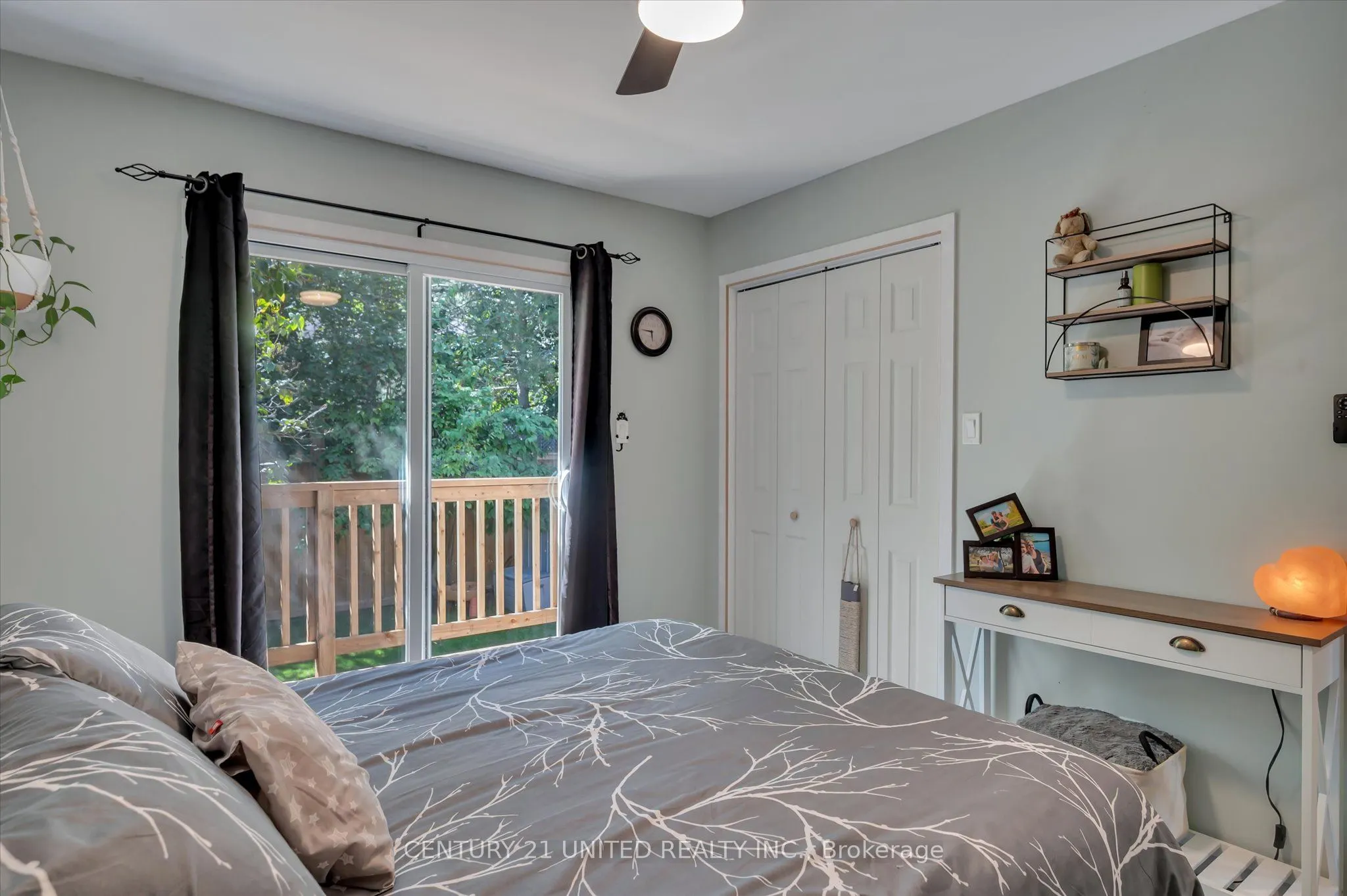 561 Barnes Crescent