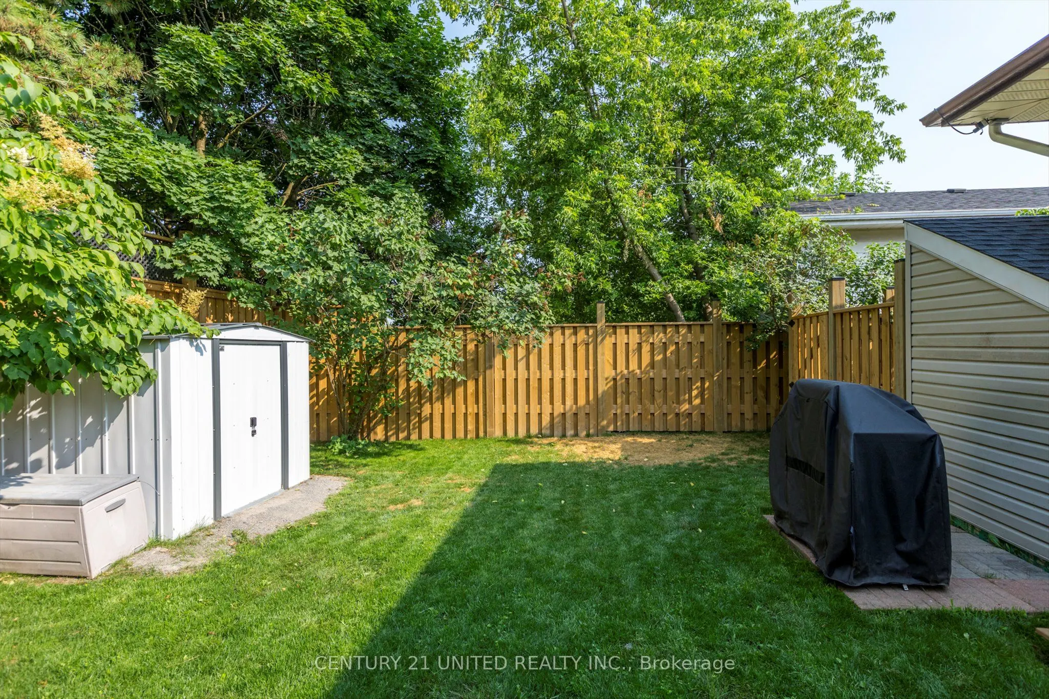 561 Barnes Crescent