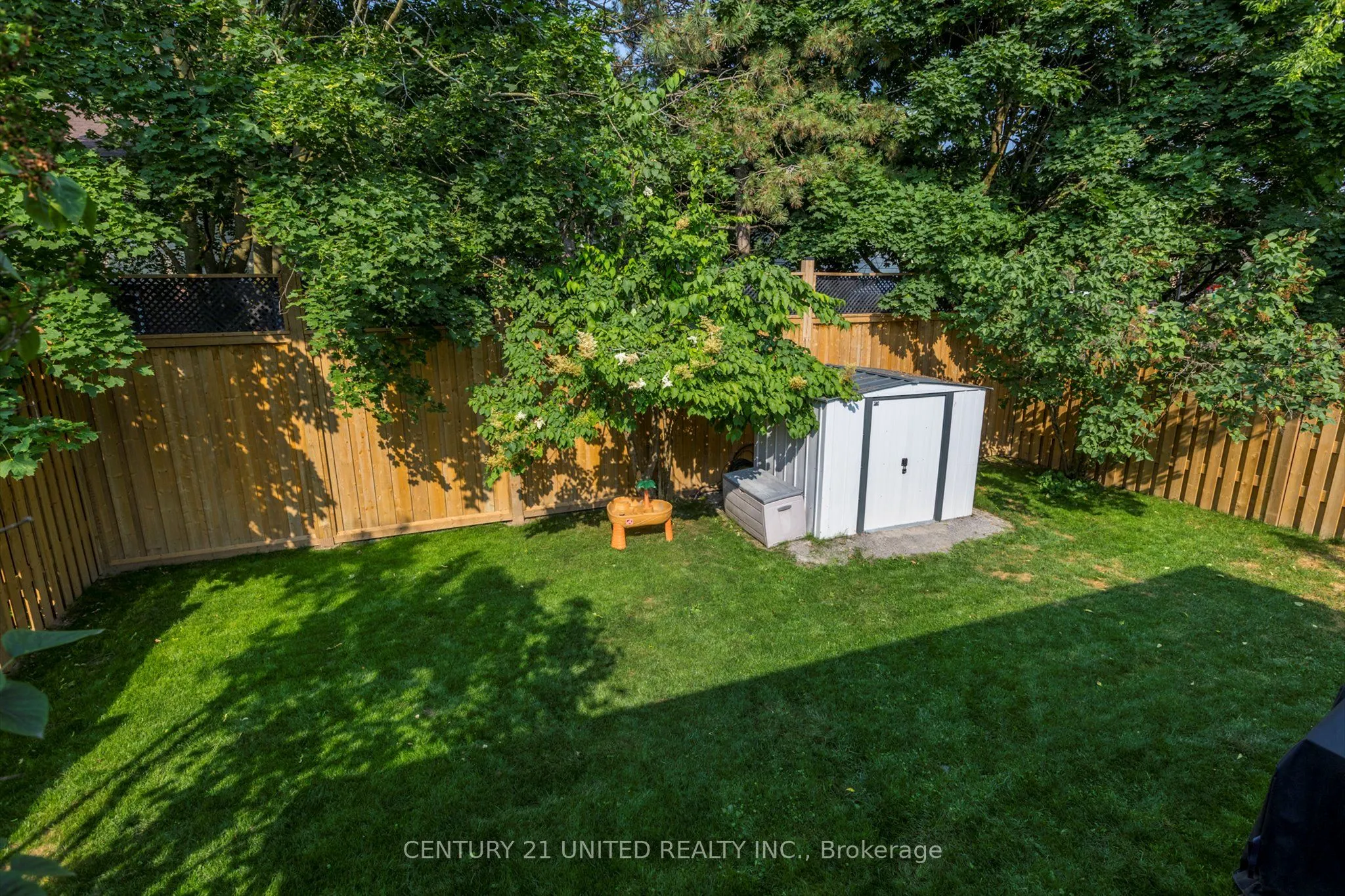 561 Barnes Crescent
