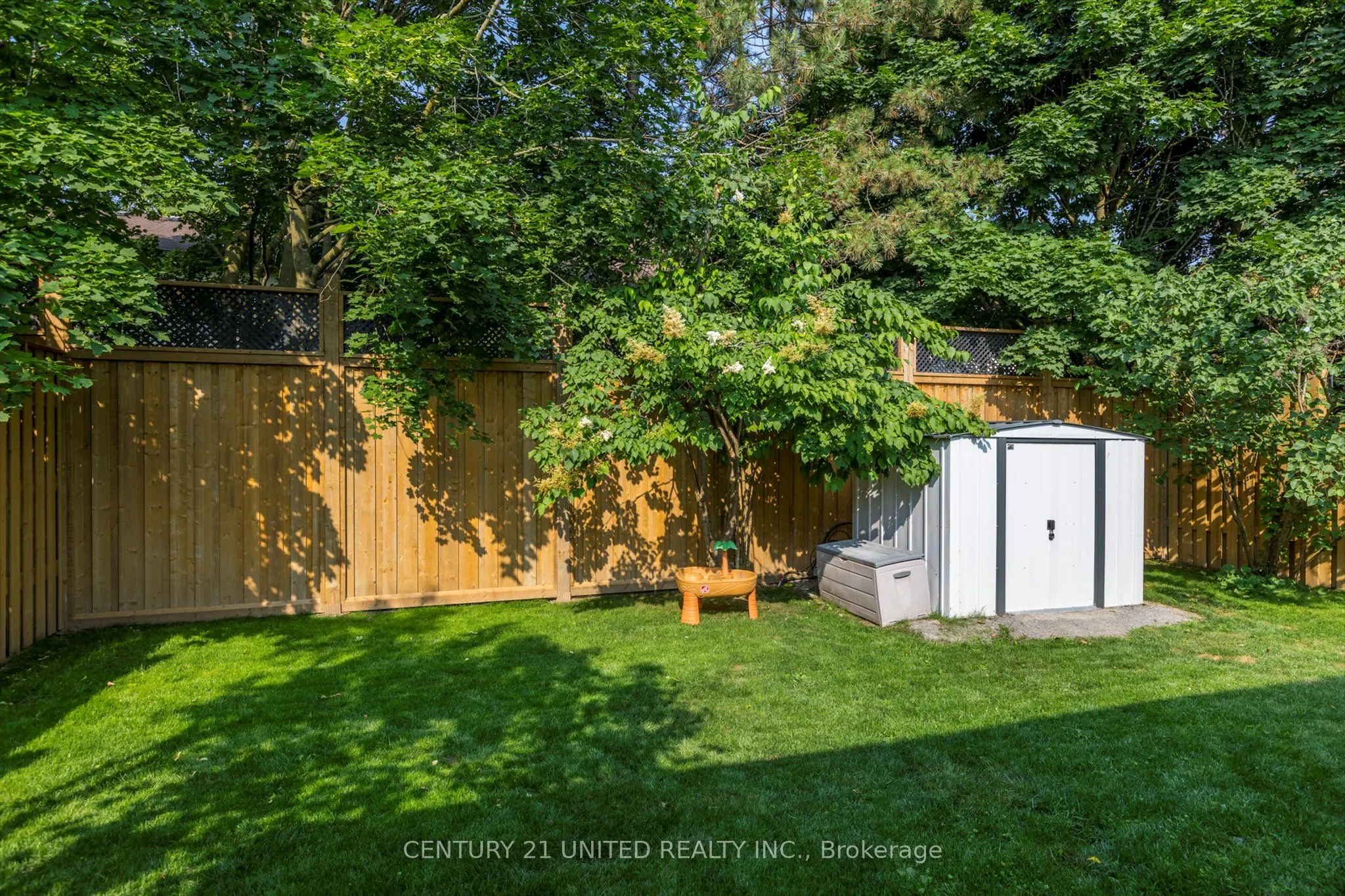 561 Barnes Crescent