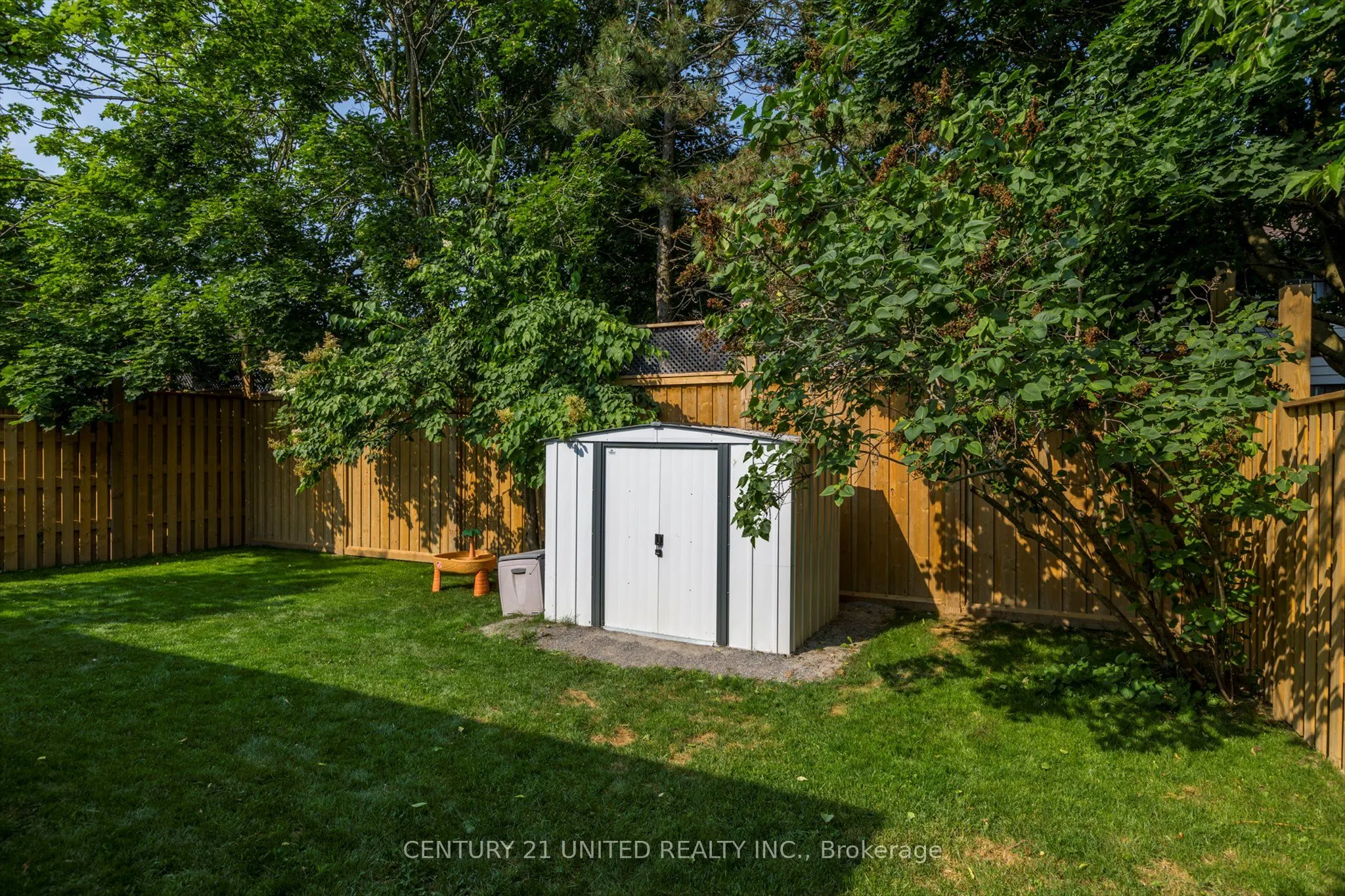 561 Barnes Crescent