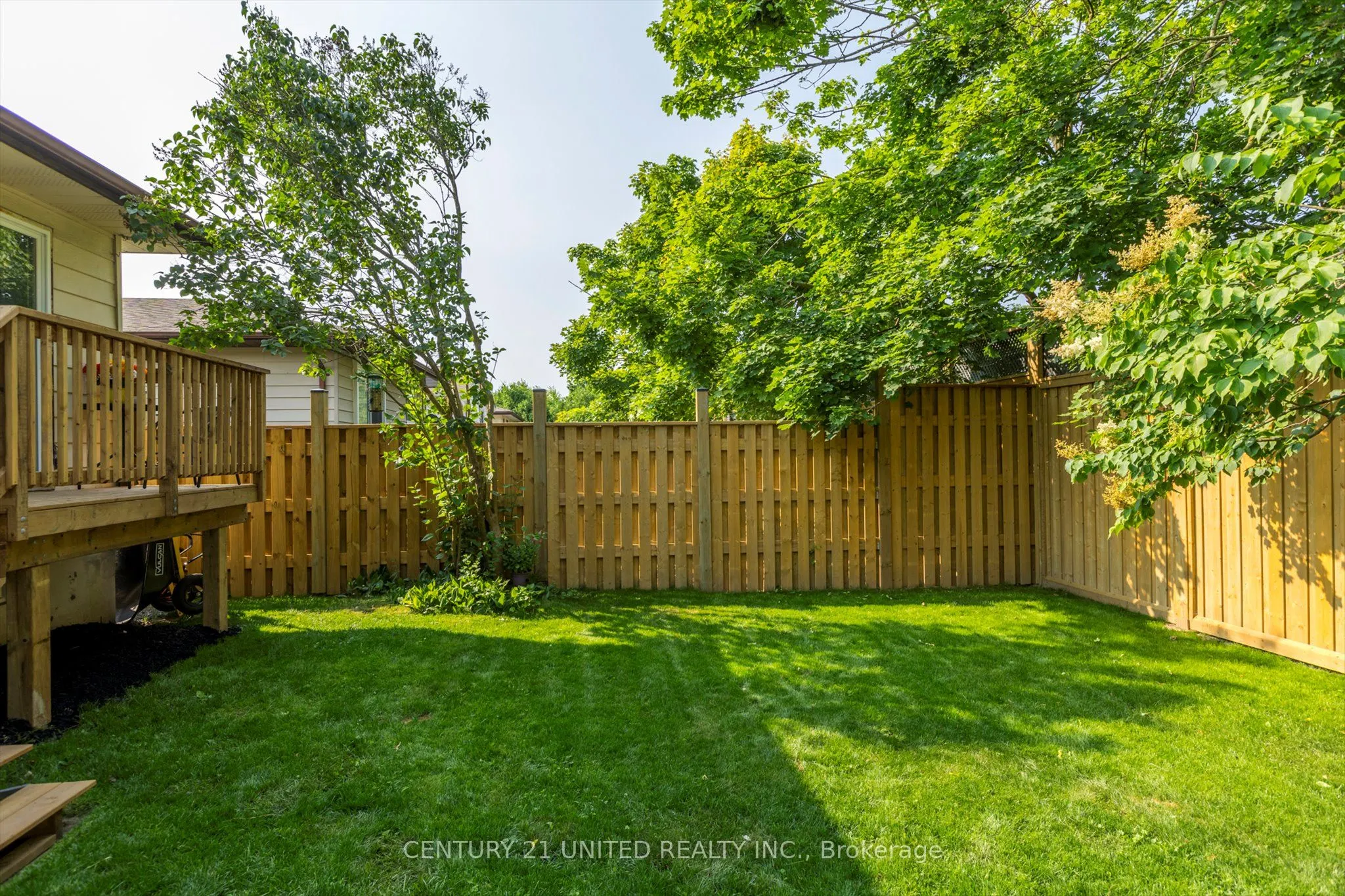 561 Barnes Crescent