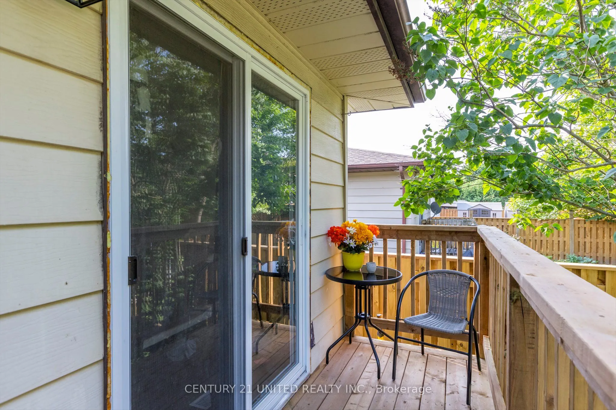 561 Barnes Crescent