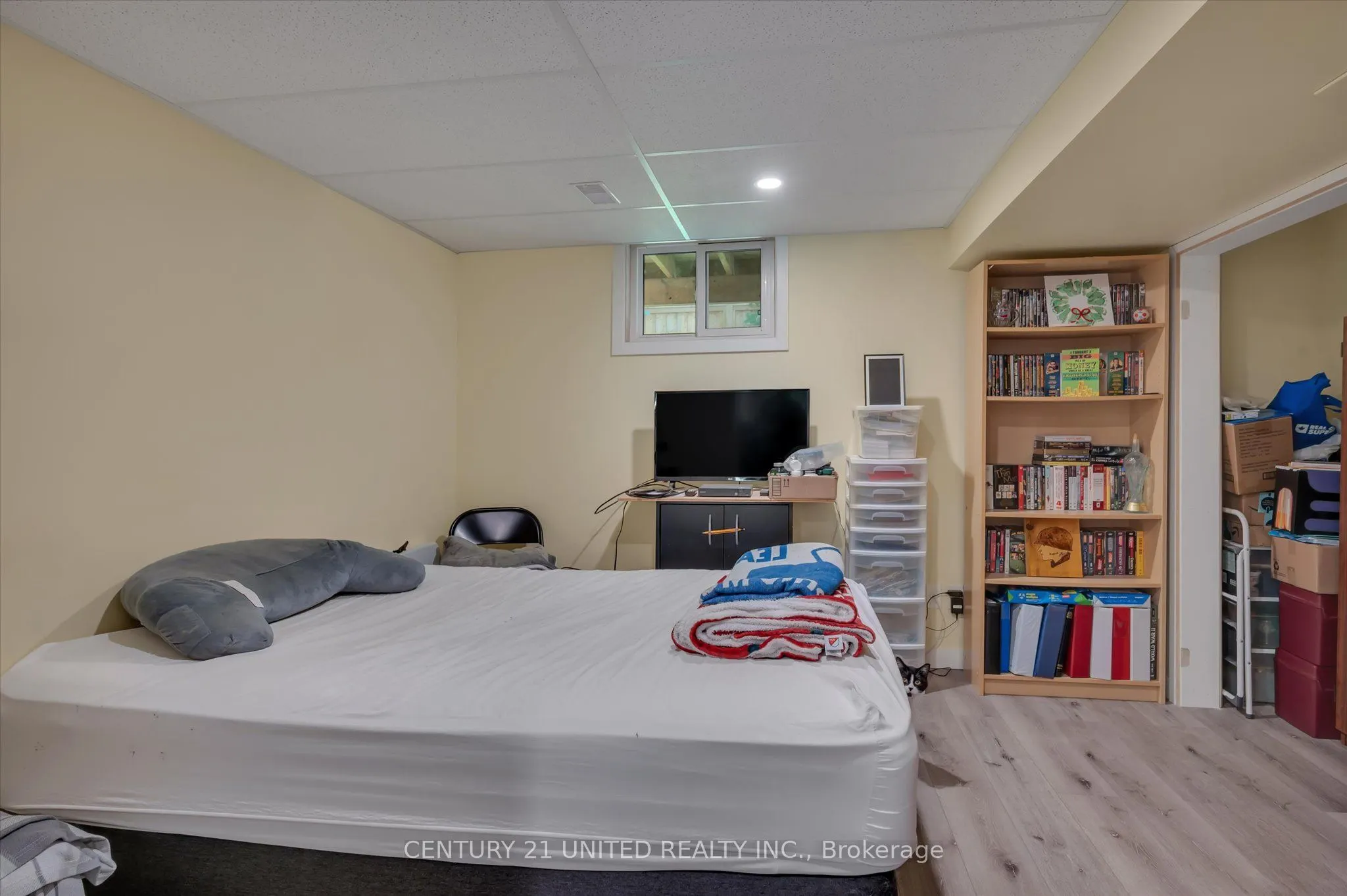 561 Barnes Crescent