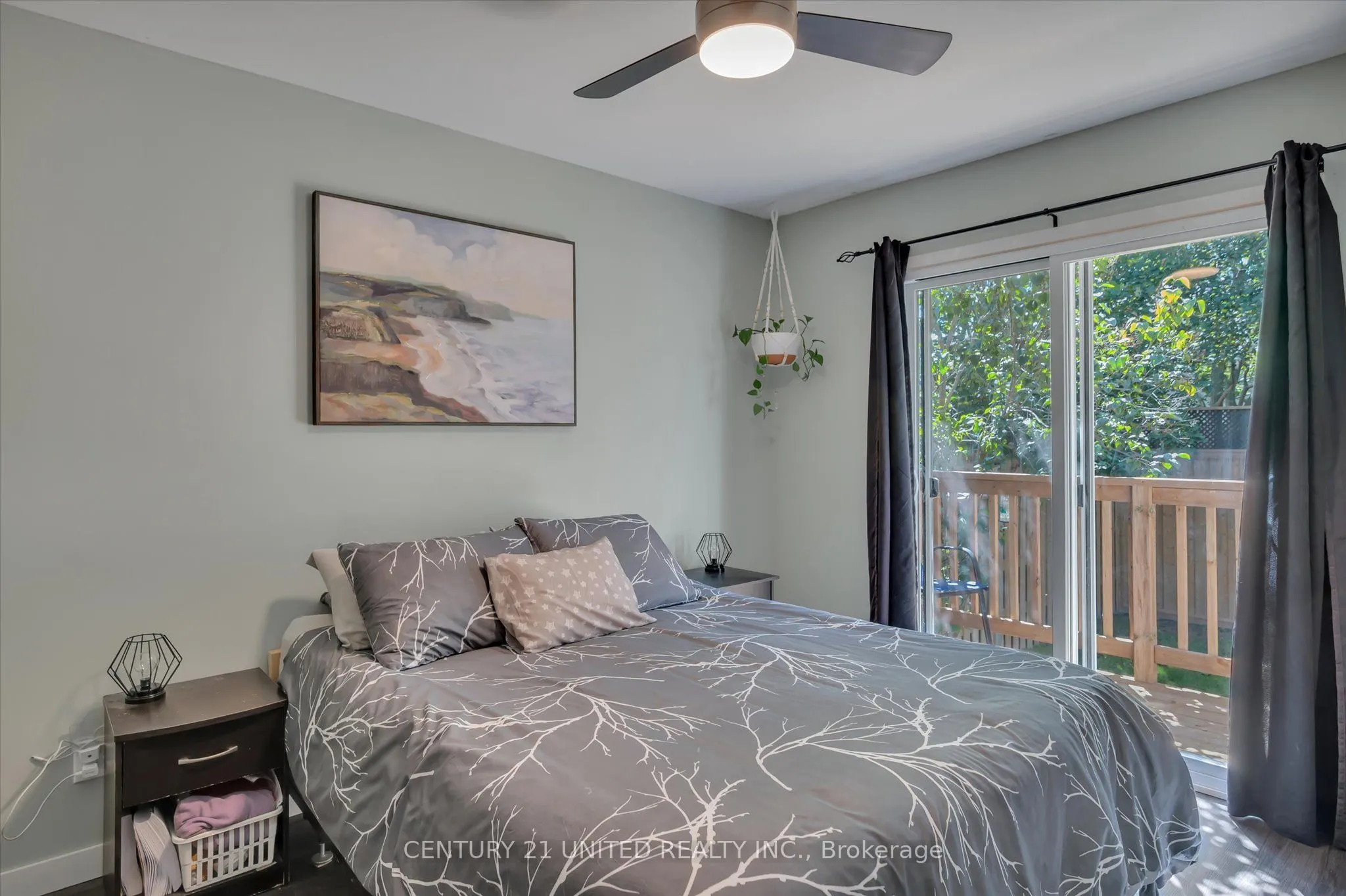 561 Barnes Crescent
