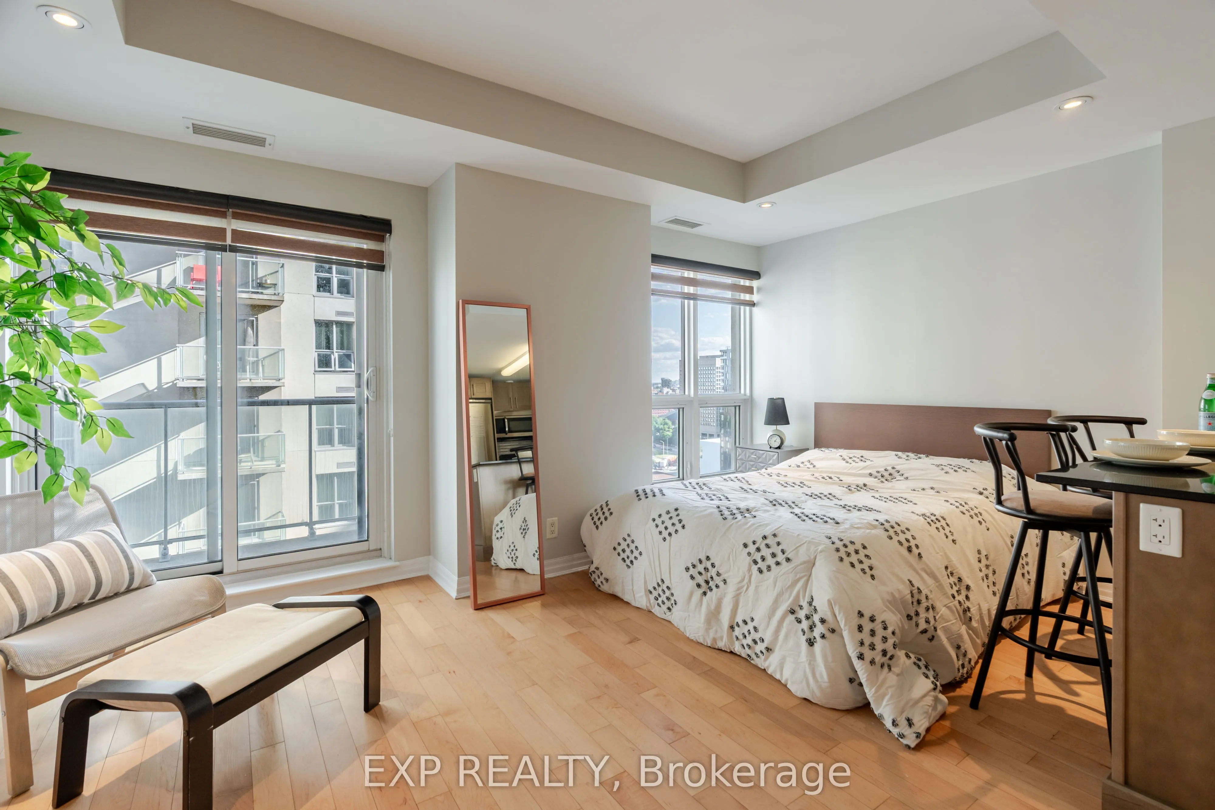 242 RIDEAU Street, #2308