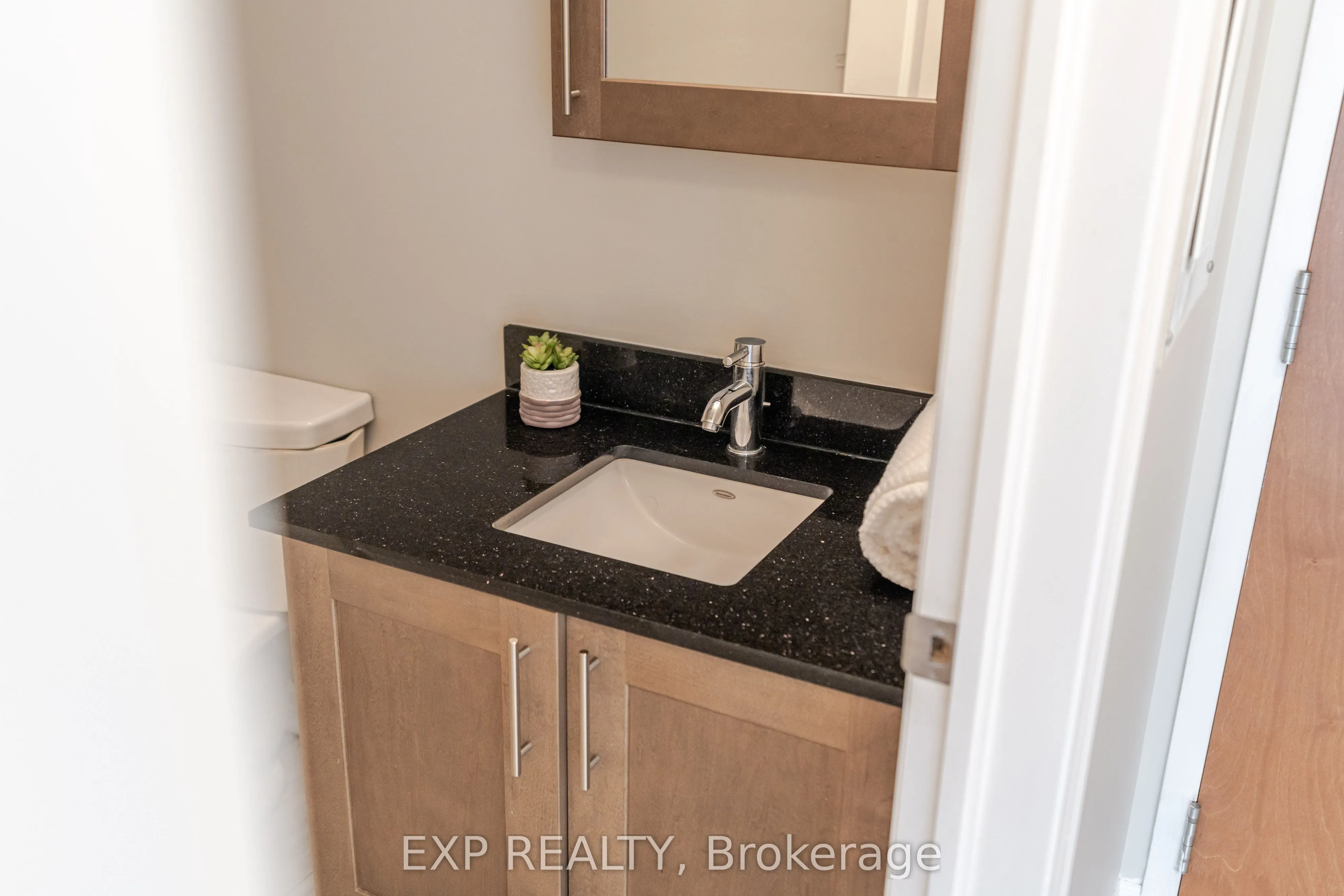 242 RIDEAU Street, #2308