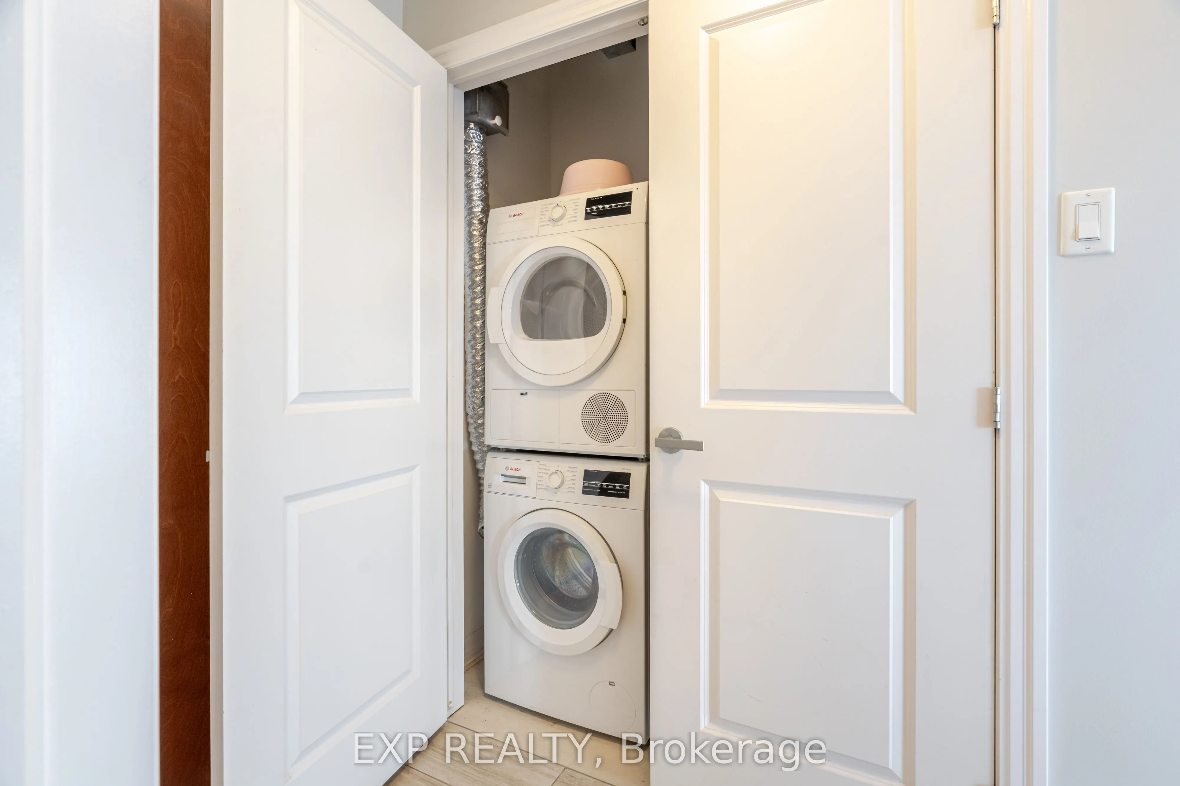 242 RIDEAU Street, #2308