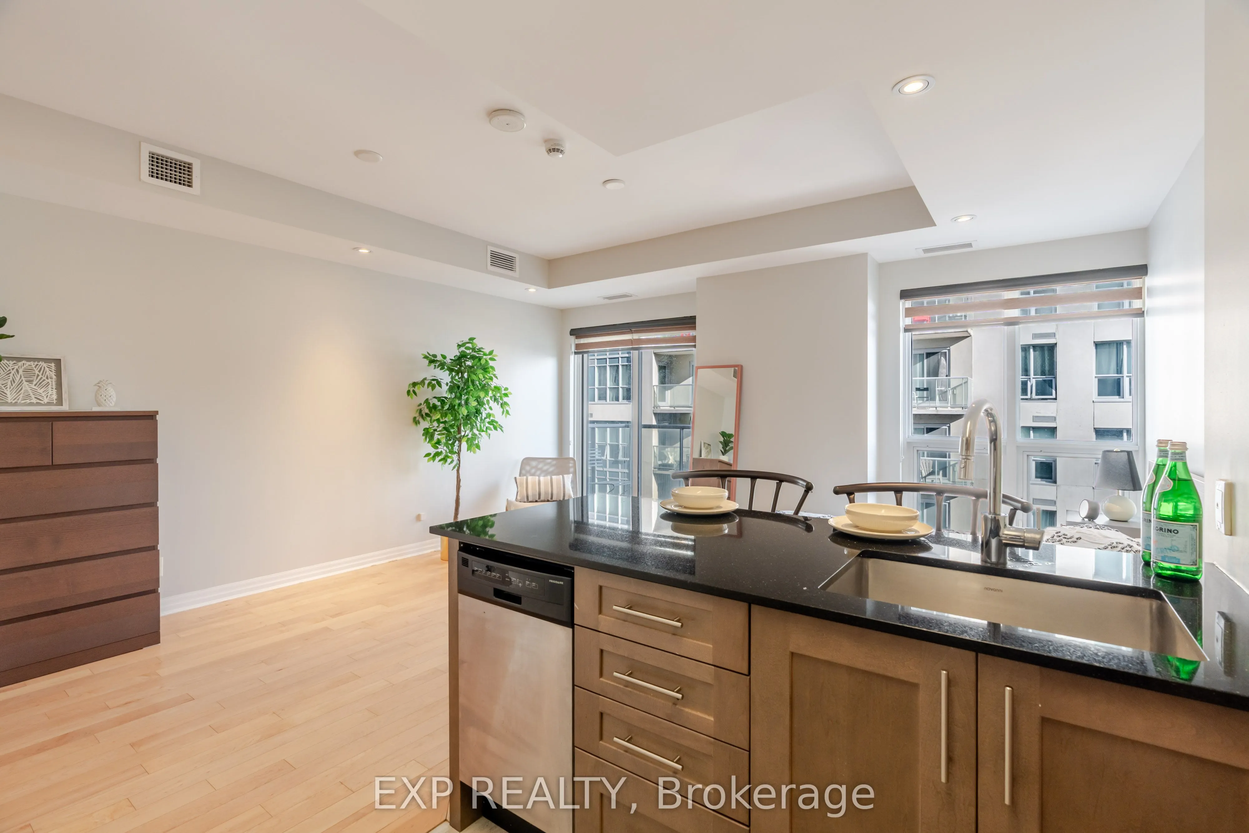 242 RIDEAU Street, #2308
