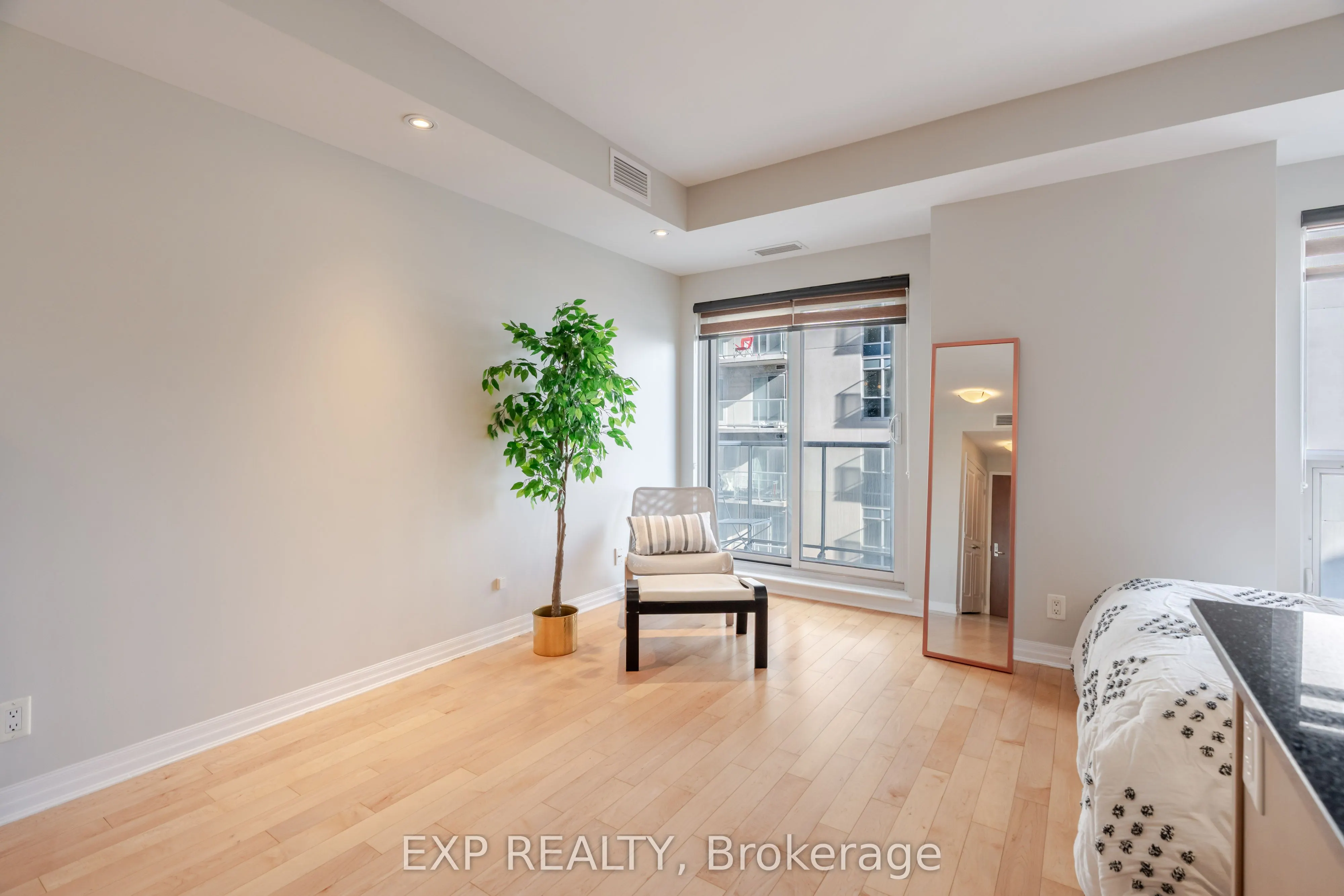 242 RIDEAU Street, #2308