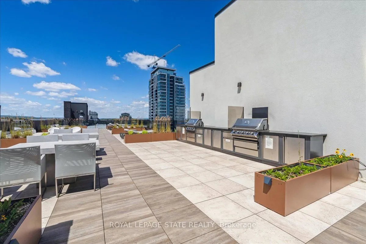 10 Concord Place, #204