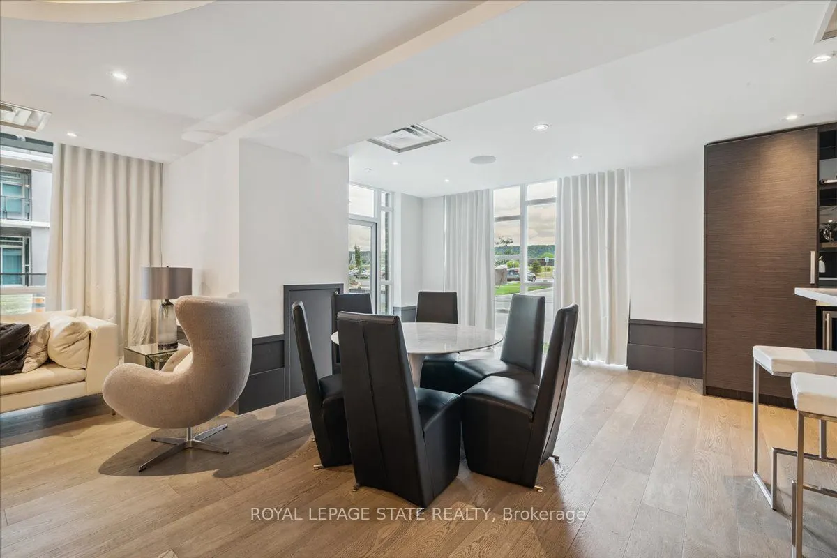 10 Concord Place, #204