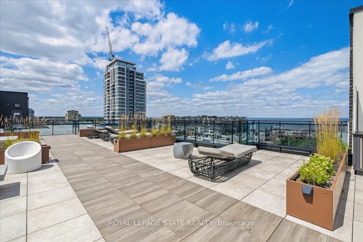 10 Concord Place, #204