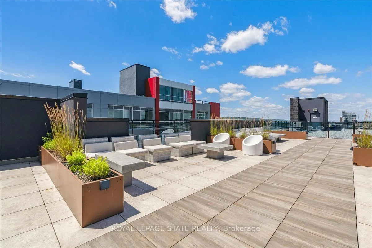 10 Concord Place, #204