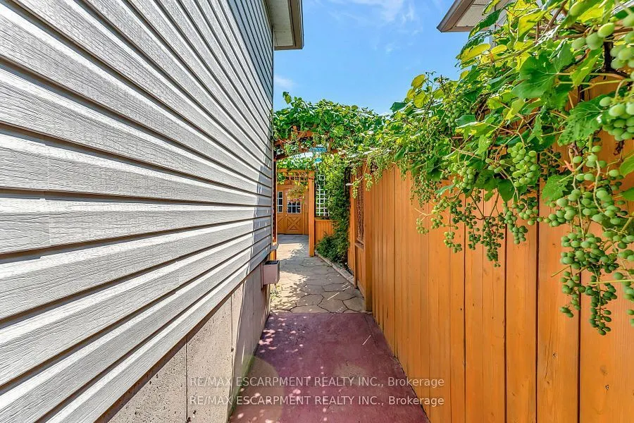 39 Marilyn Court