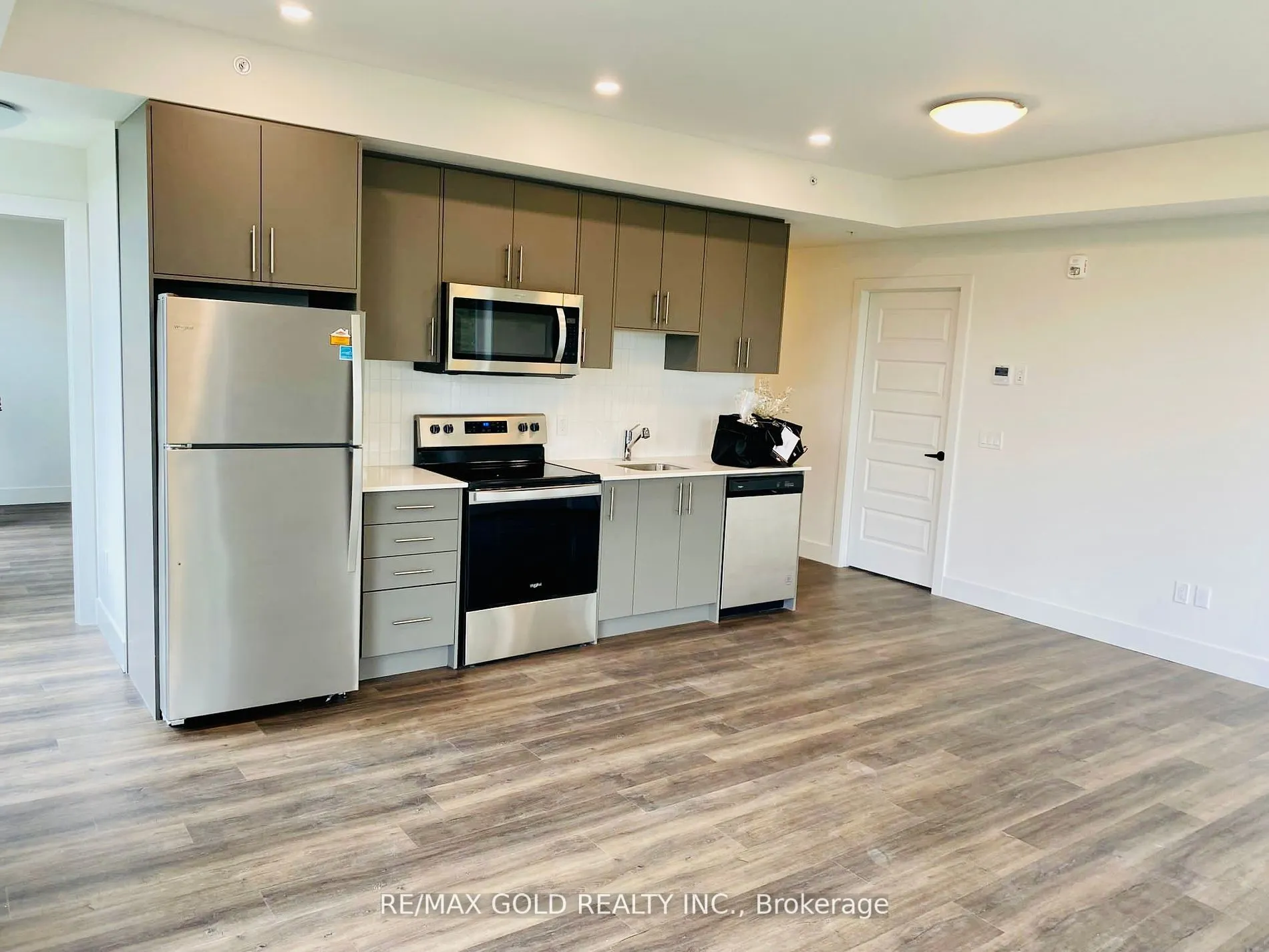 103 Roger Street, #514