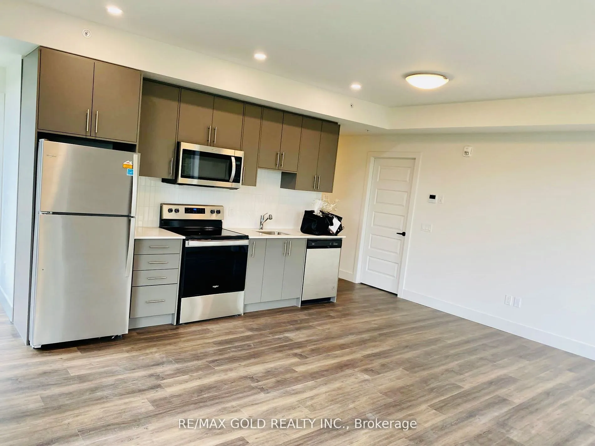 103 Roger Street, #514