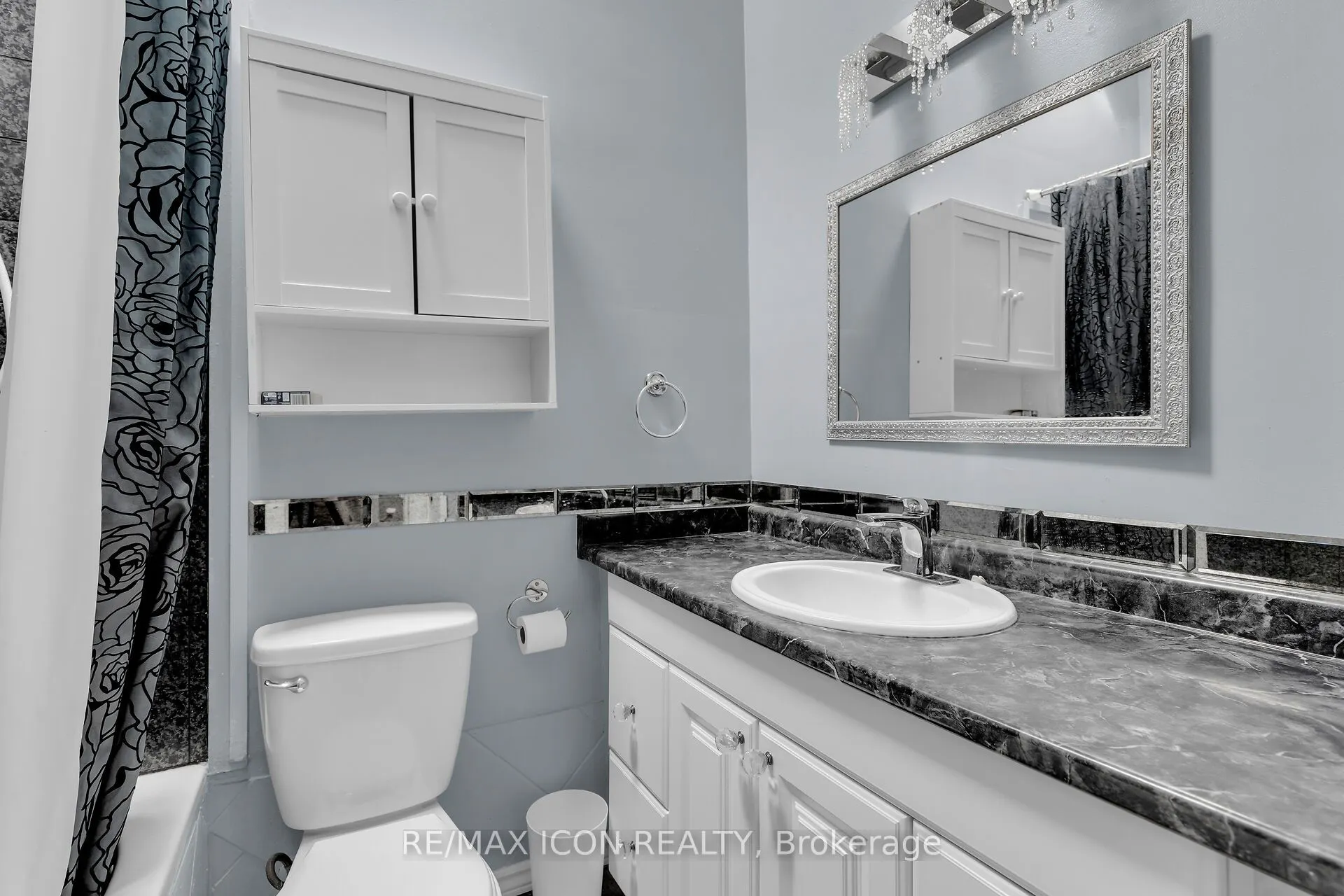 1090 Kipps Lane, #106