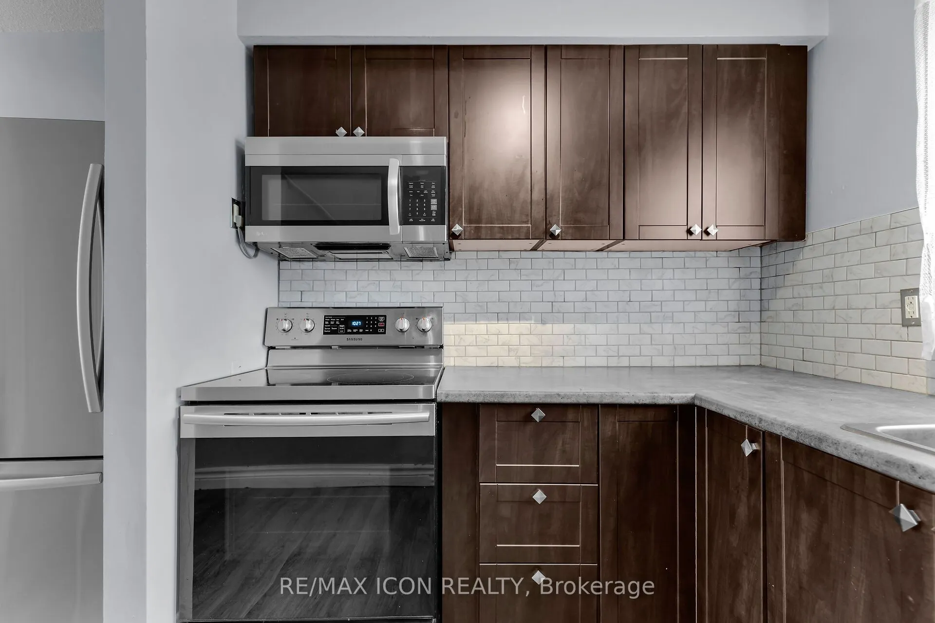 1090 Kipps Lane, #106