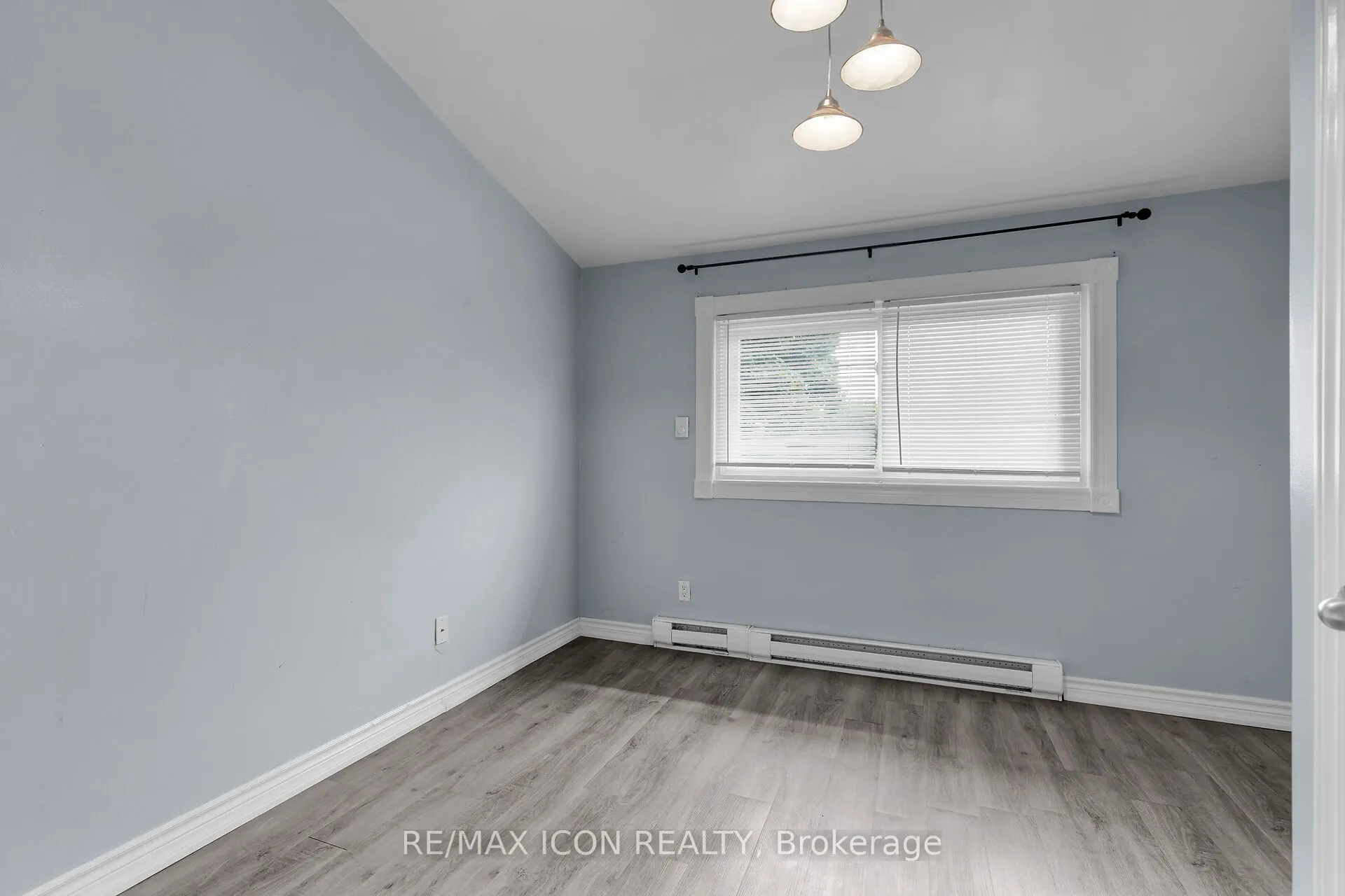 1090 Kipps Lane, #106