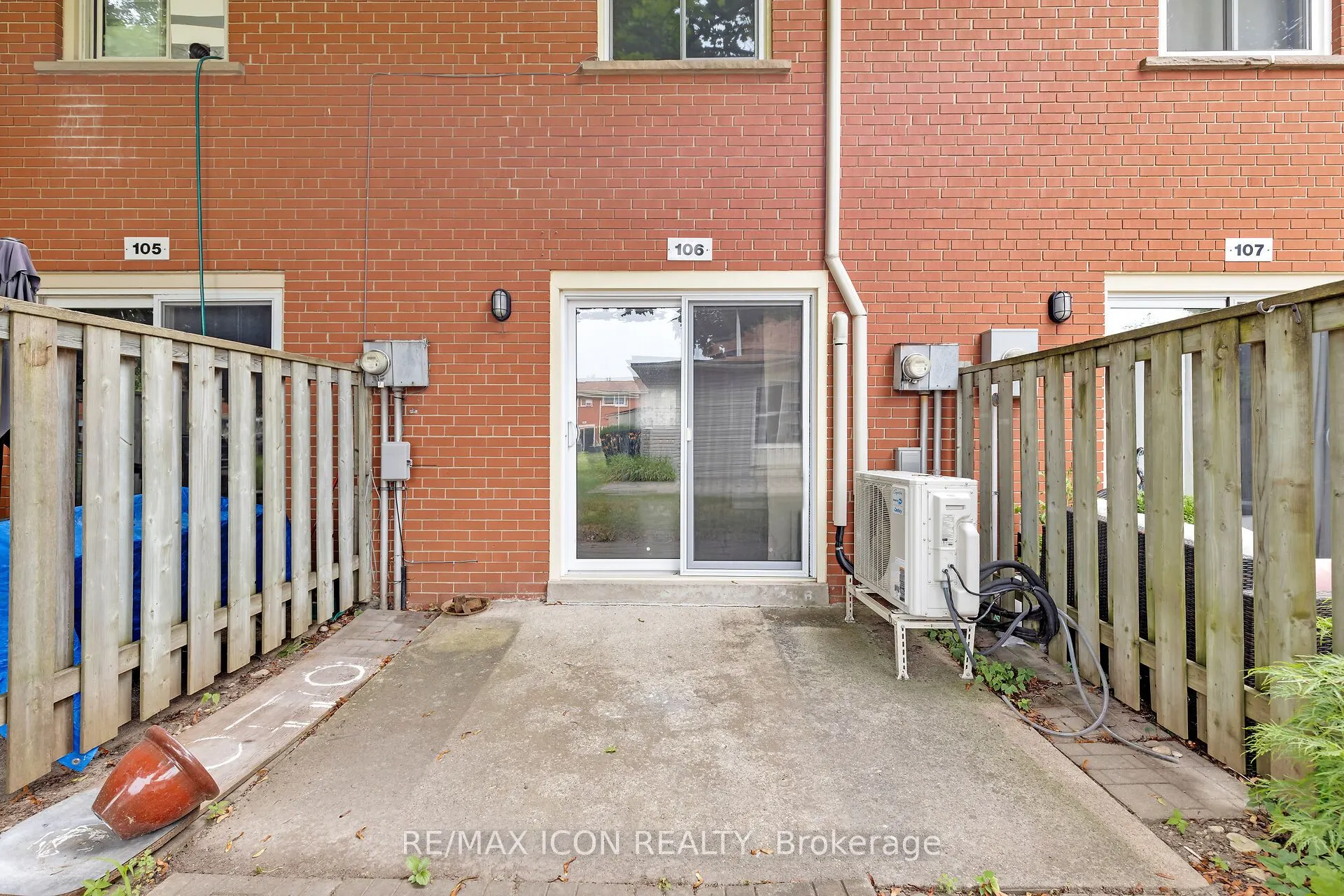 1090 Kipps Lane, #106
