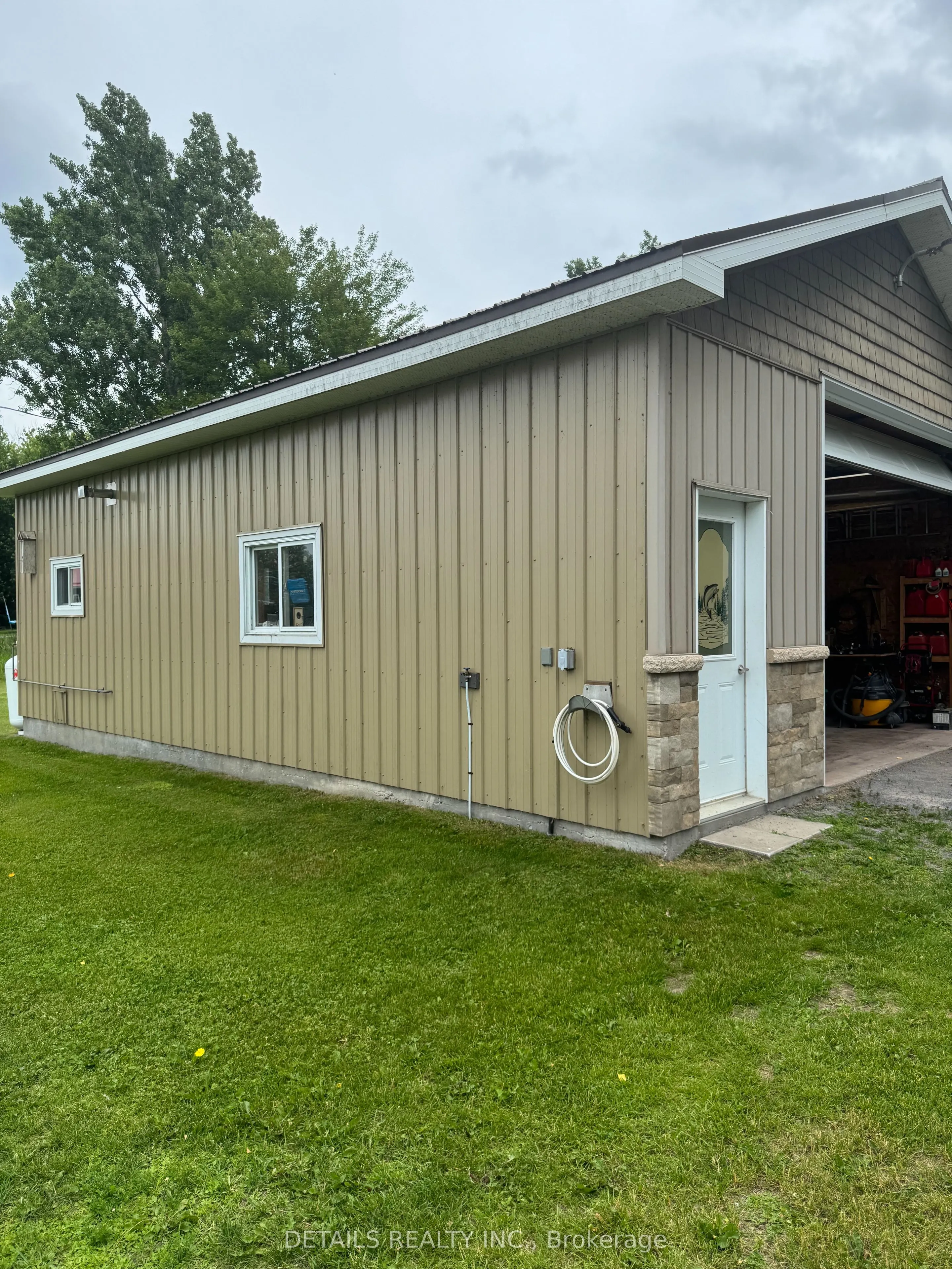 899 Concession 1 Road