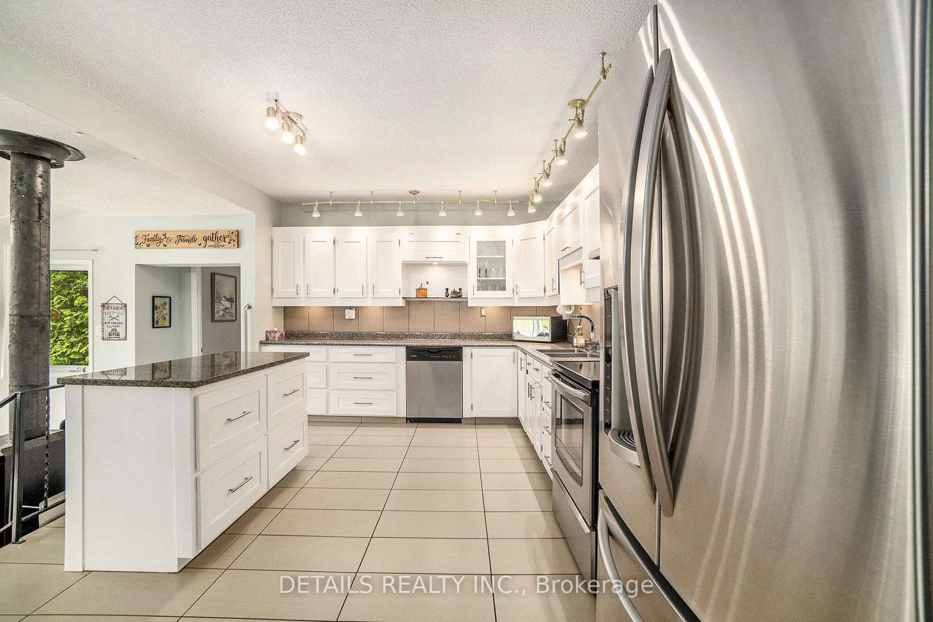899 Concession 1 Road