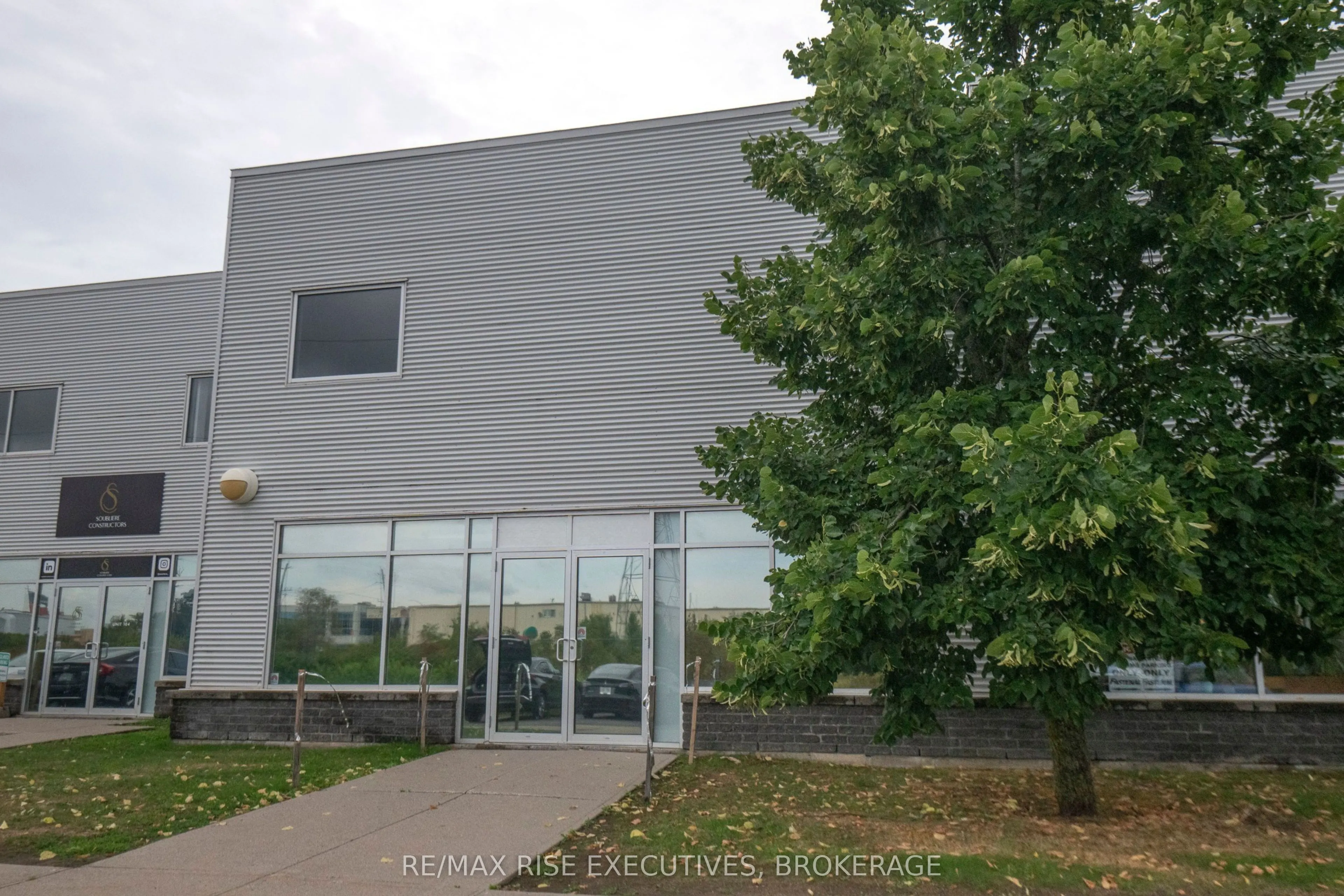 1225 Gardiners Road, #105
