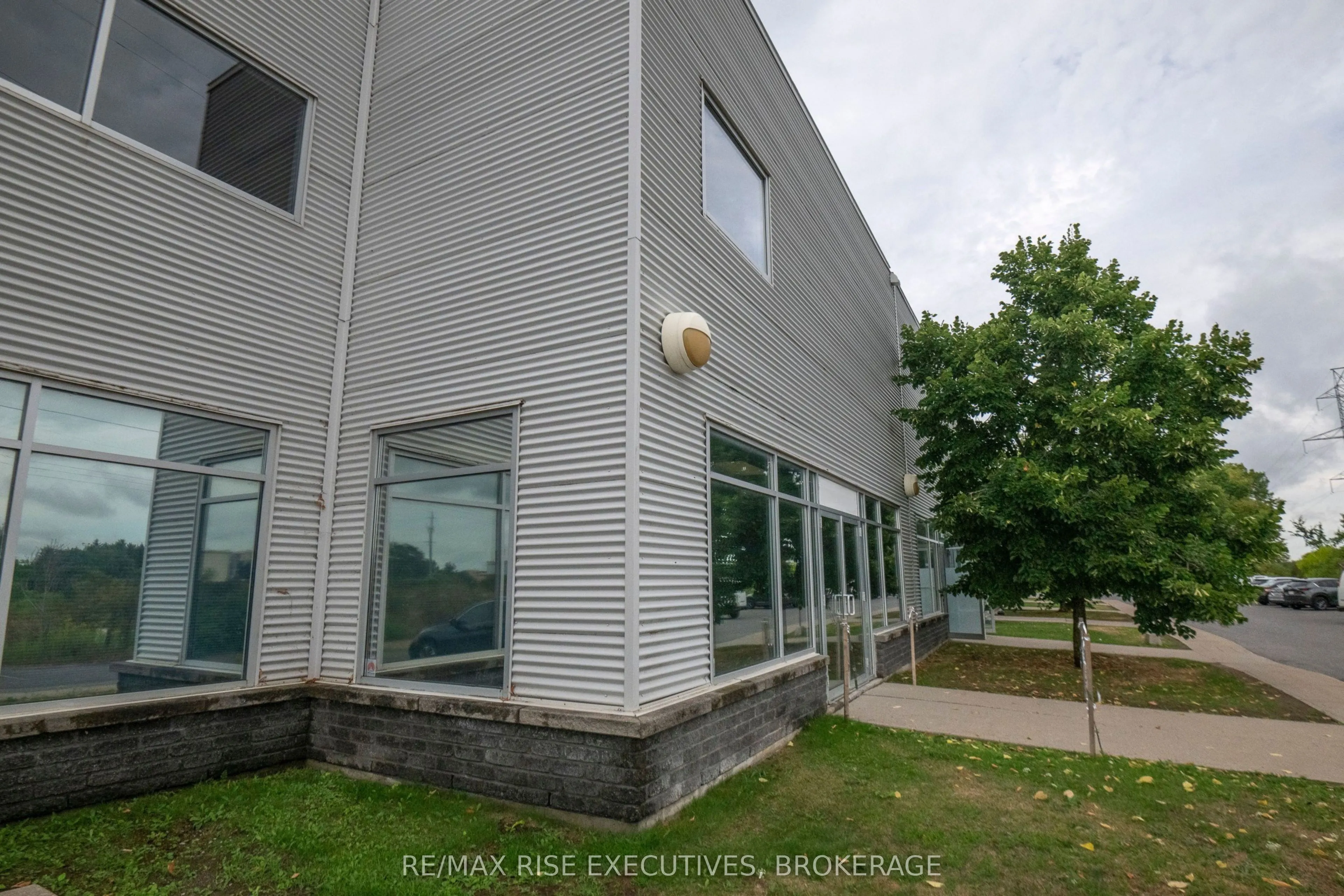 1225 Gardiners Road, #105