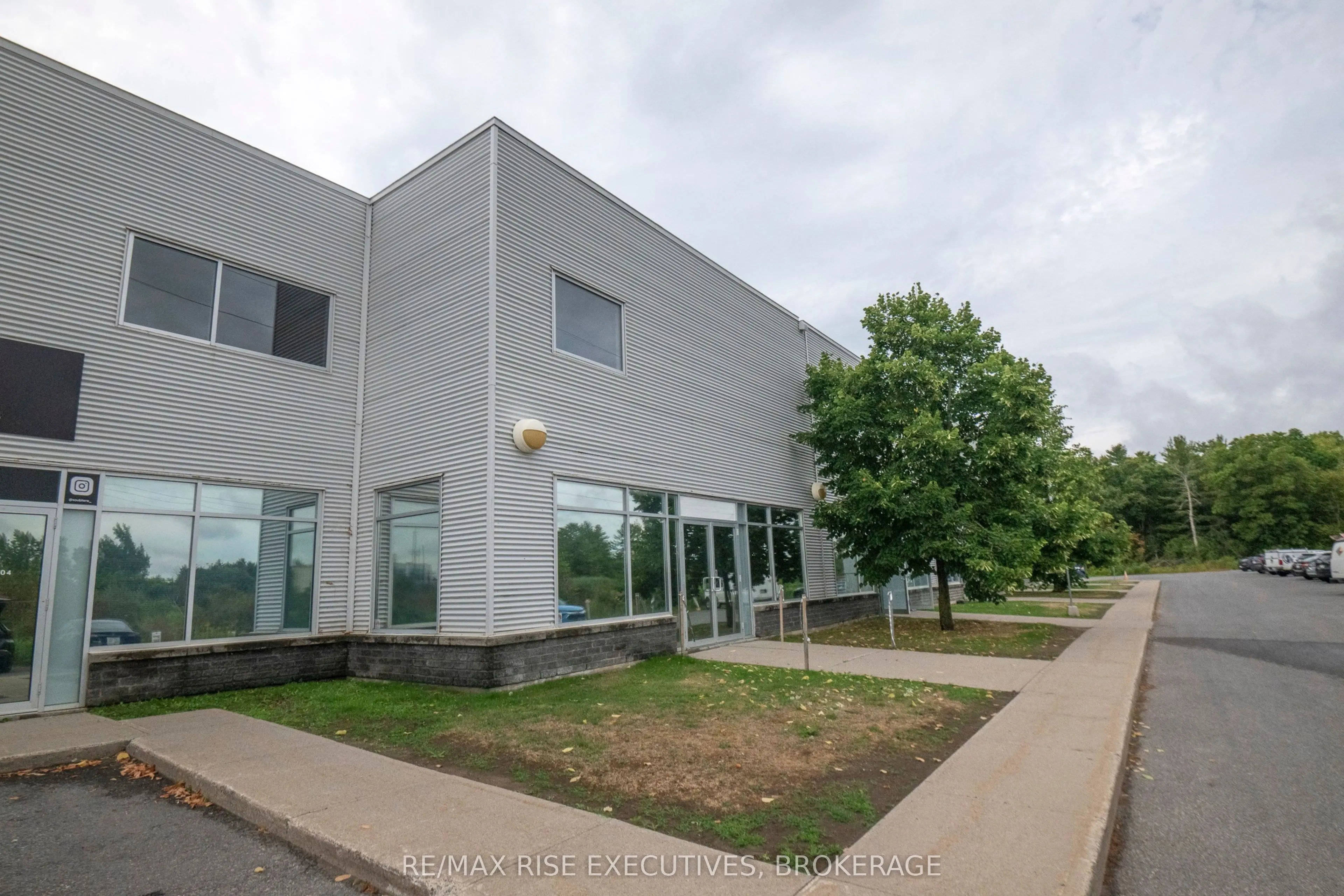 1225 Gardiners Road, #105