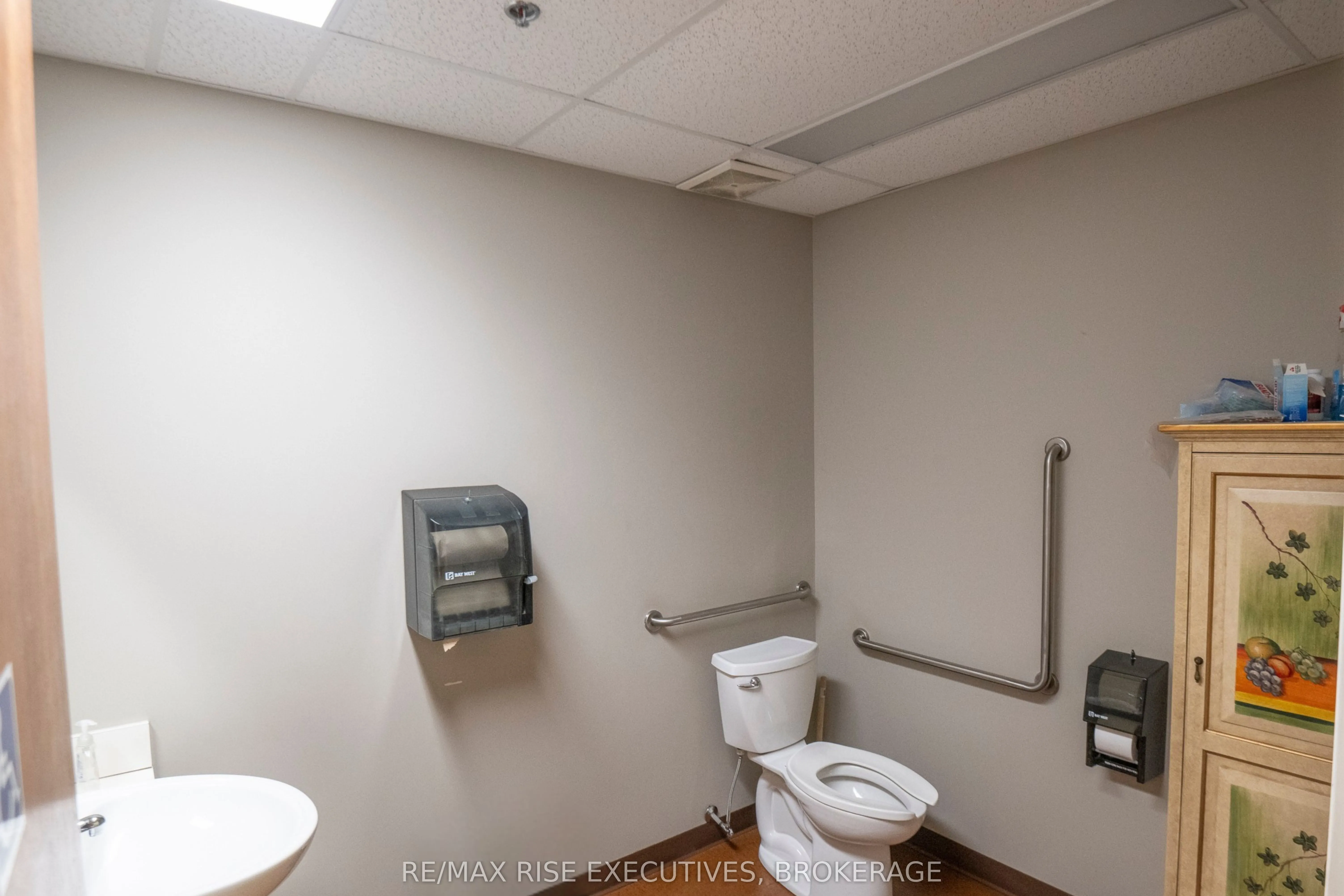 1225 Gardiners Road, #105