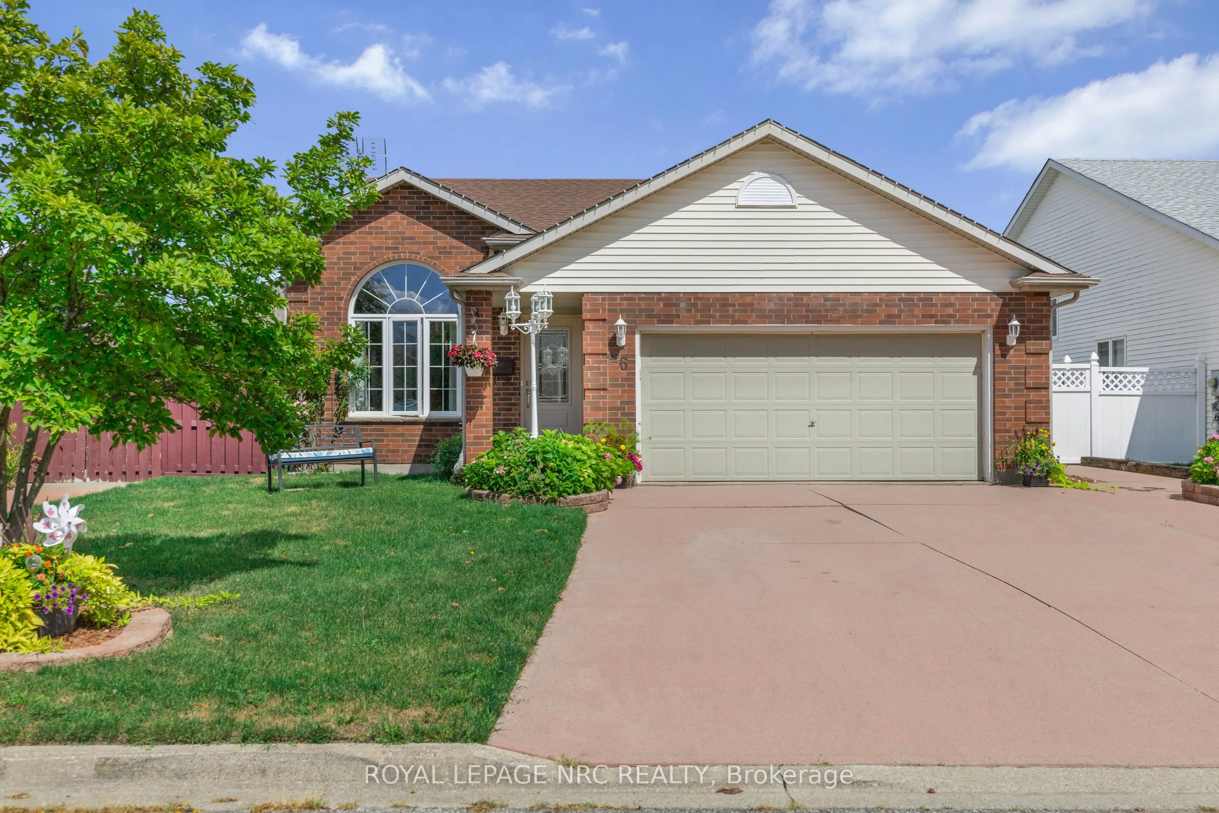 46 Foxhill Crescent