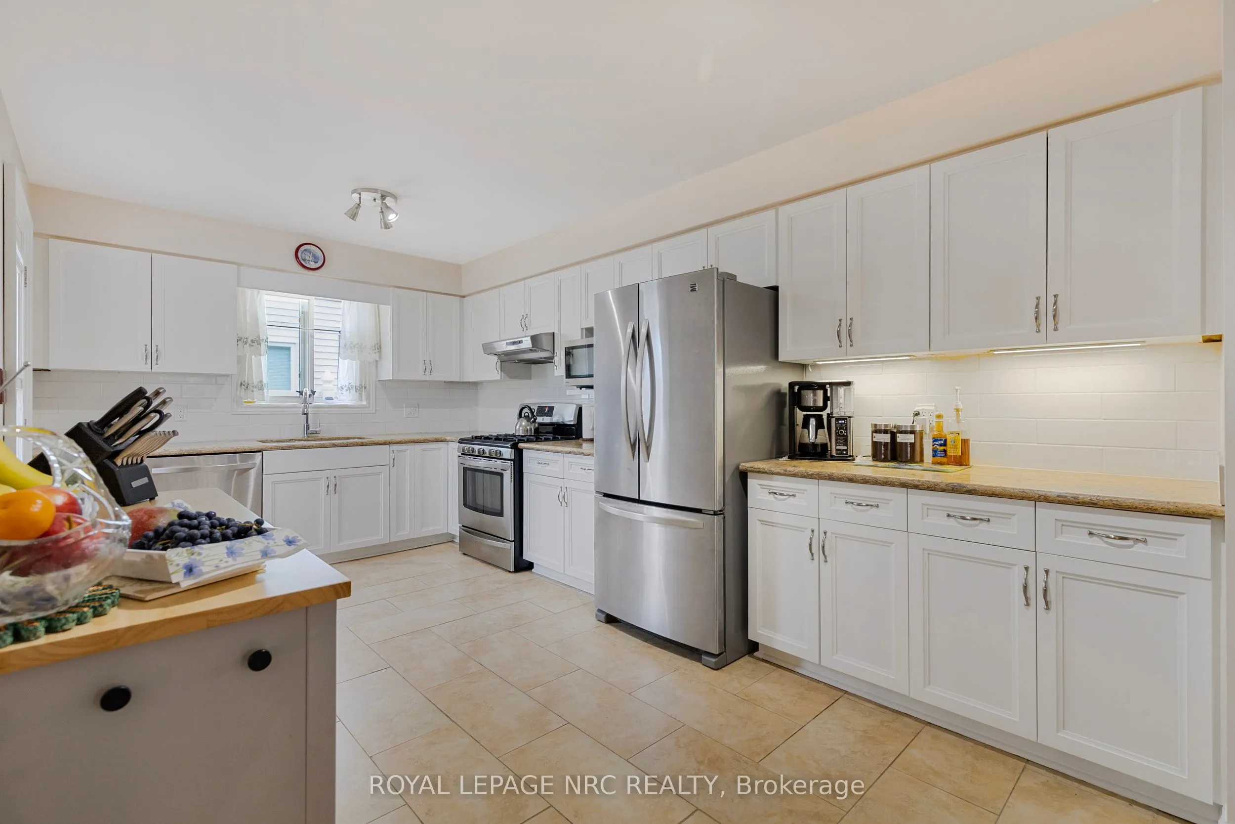46 Foxhill Crescent